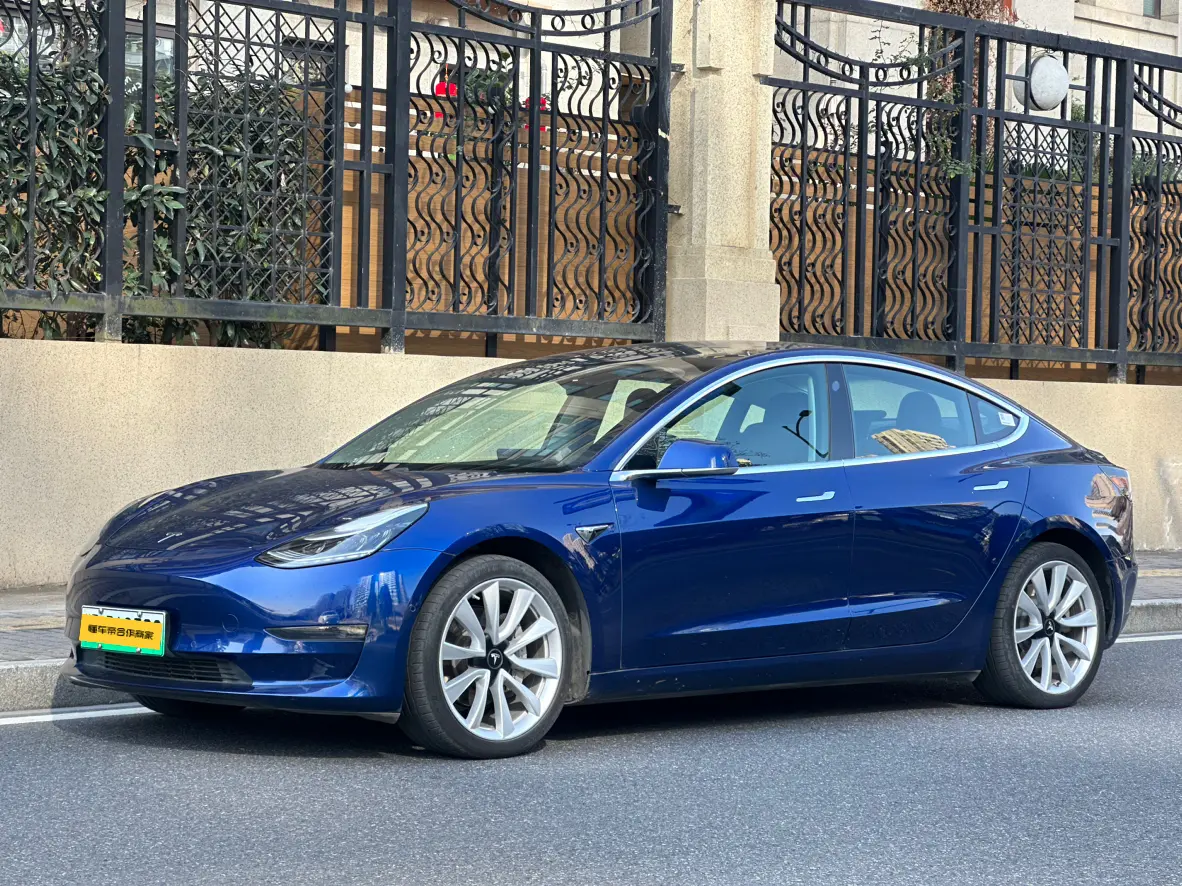 Tesla Model 3  из Китая