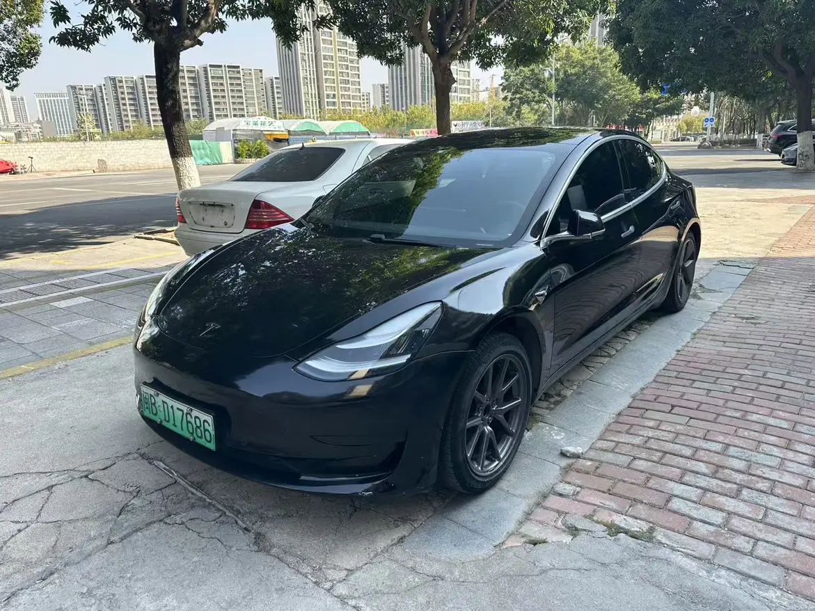Tesla Model 3  из Китая