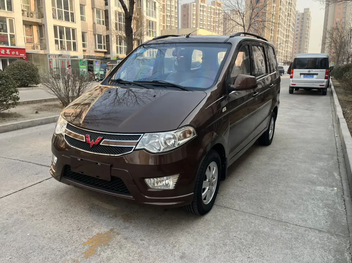 Wuling Hongguang  из Китая