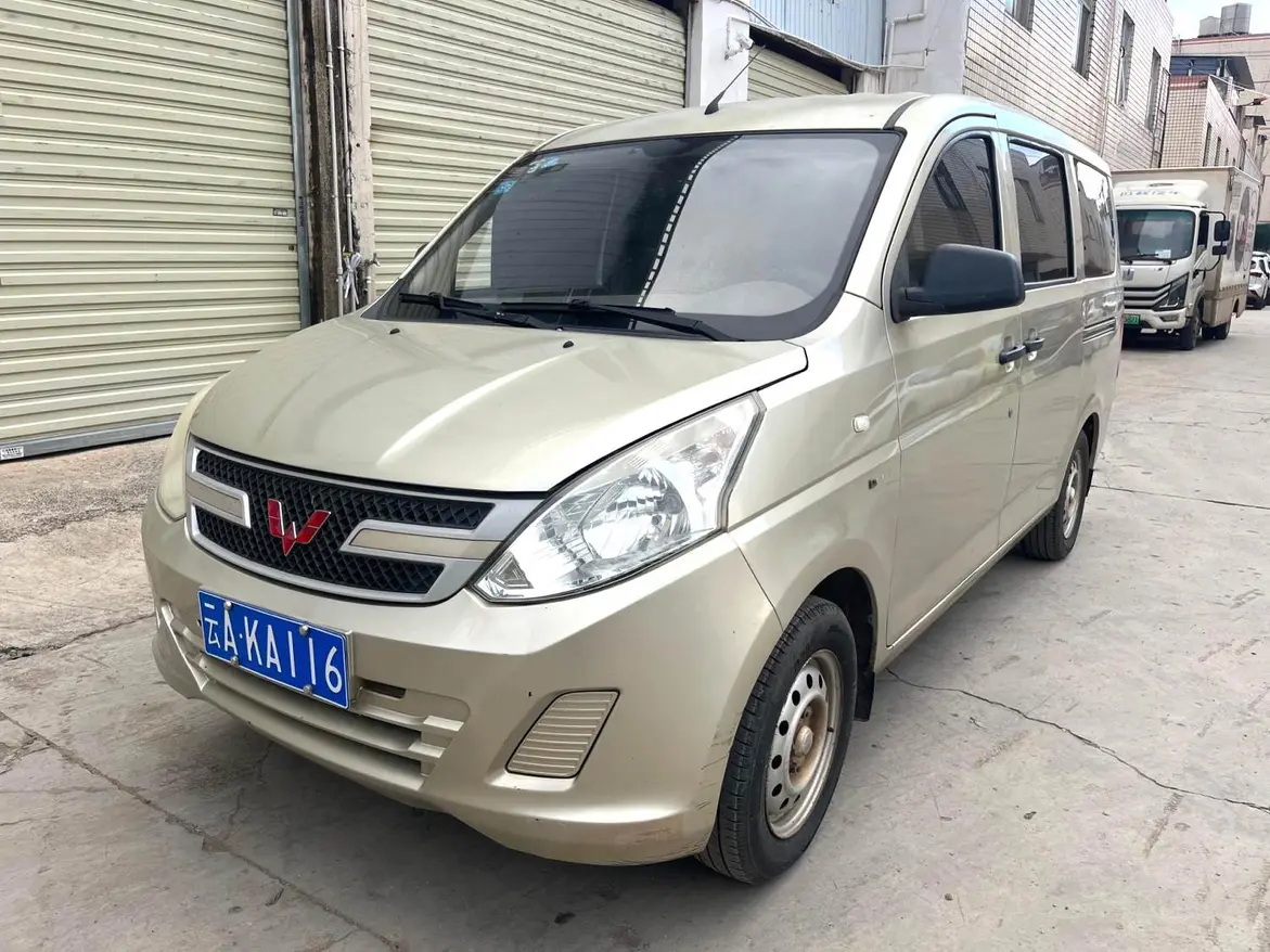 Wuling Rongguang V  из Китая