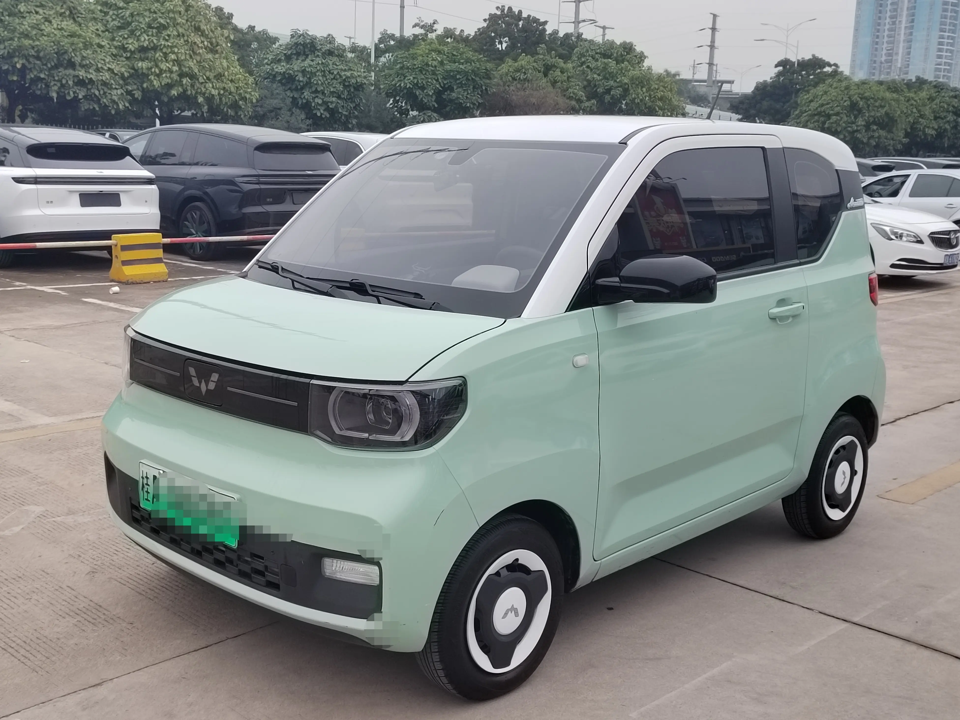 Wuling Hongguang MINIEV  из Китая