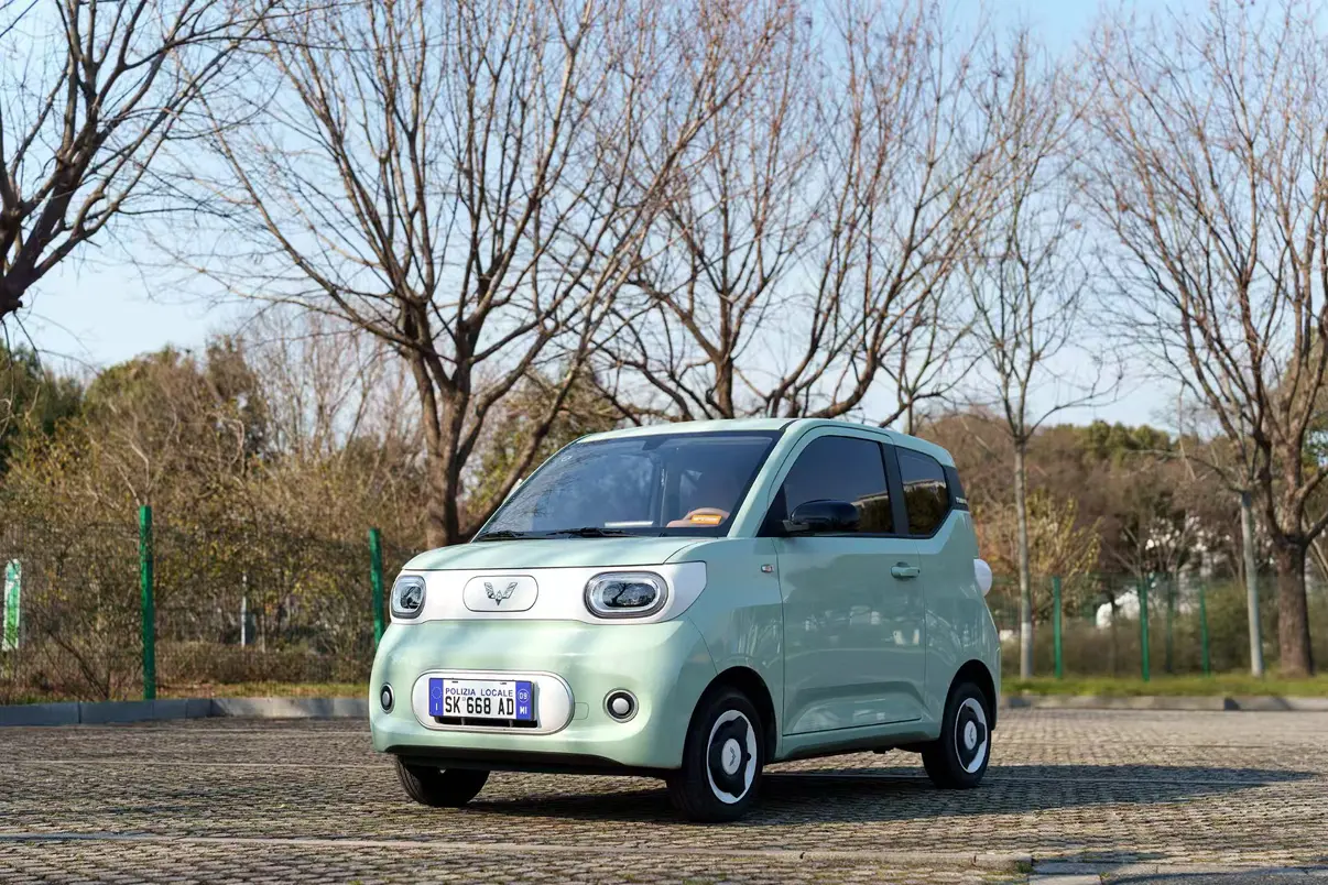 Wuling Hongguang MINIEV  из Китая