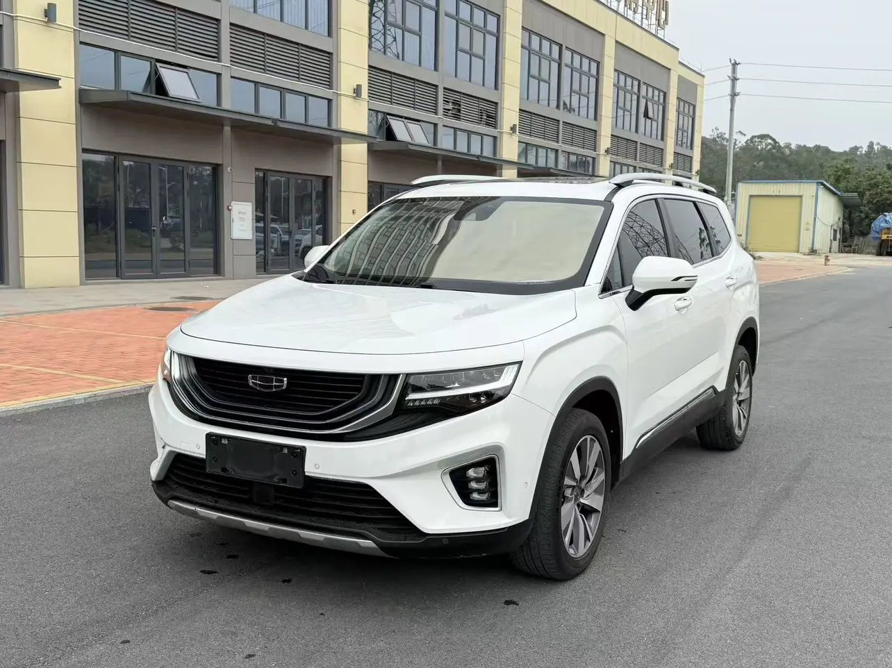 Geely Okavango  из Китая