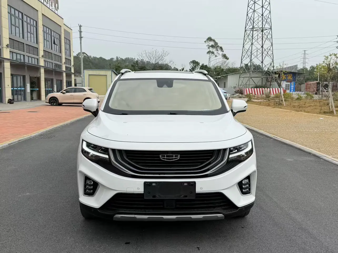 Geely Okavango  из Китая