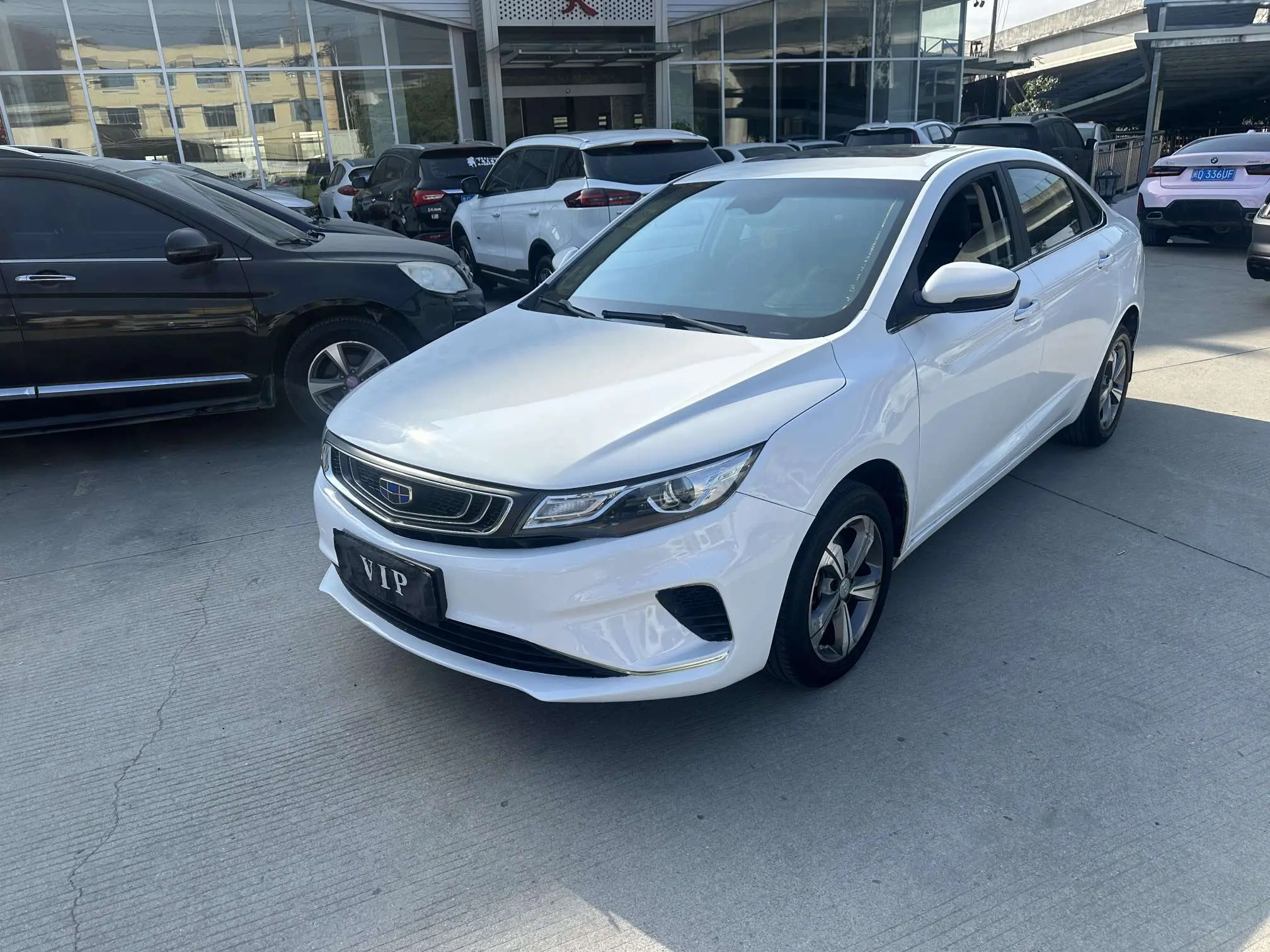 Geely Emgrand GL  из Китая