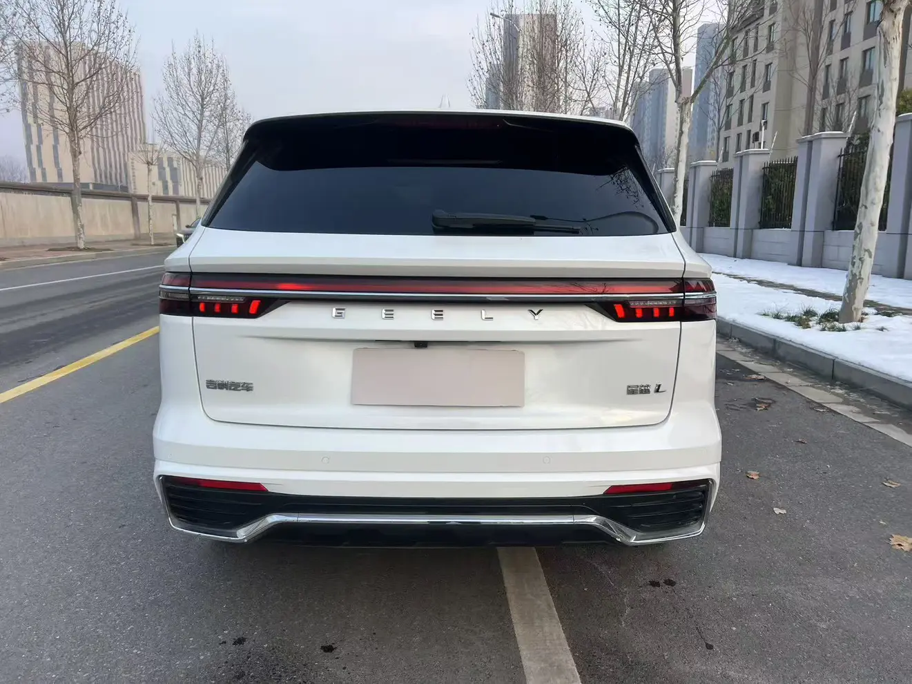 Geely Monjaro (Xingyue L)  из Китая