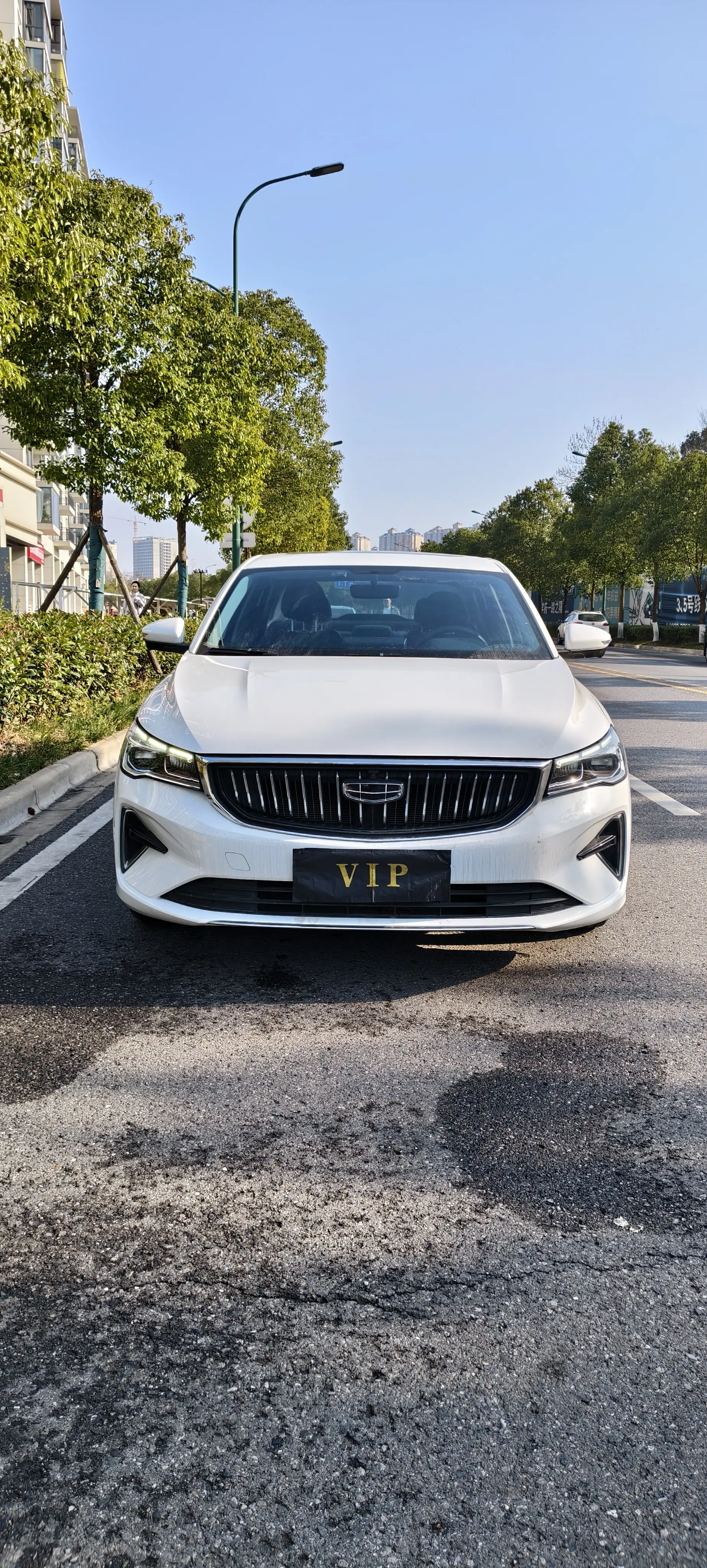 Geely Emgrand  из Китая
