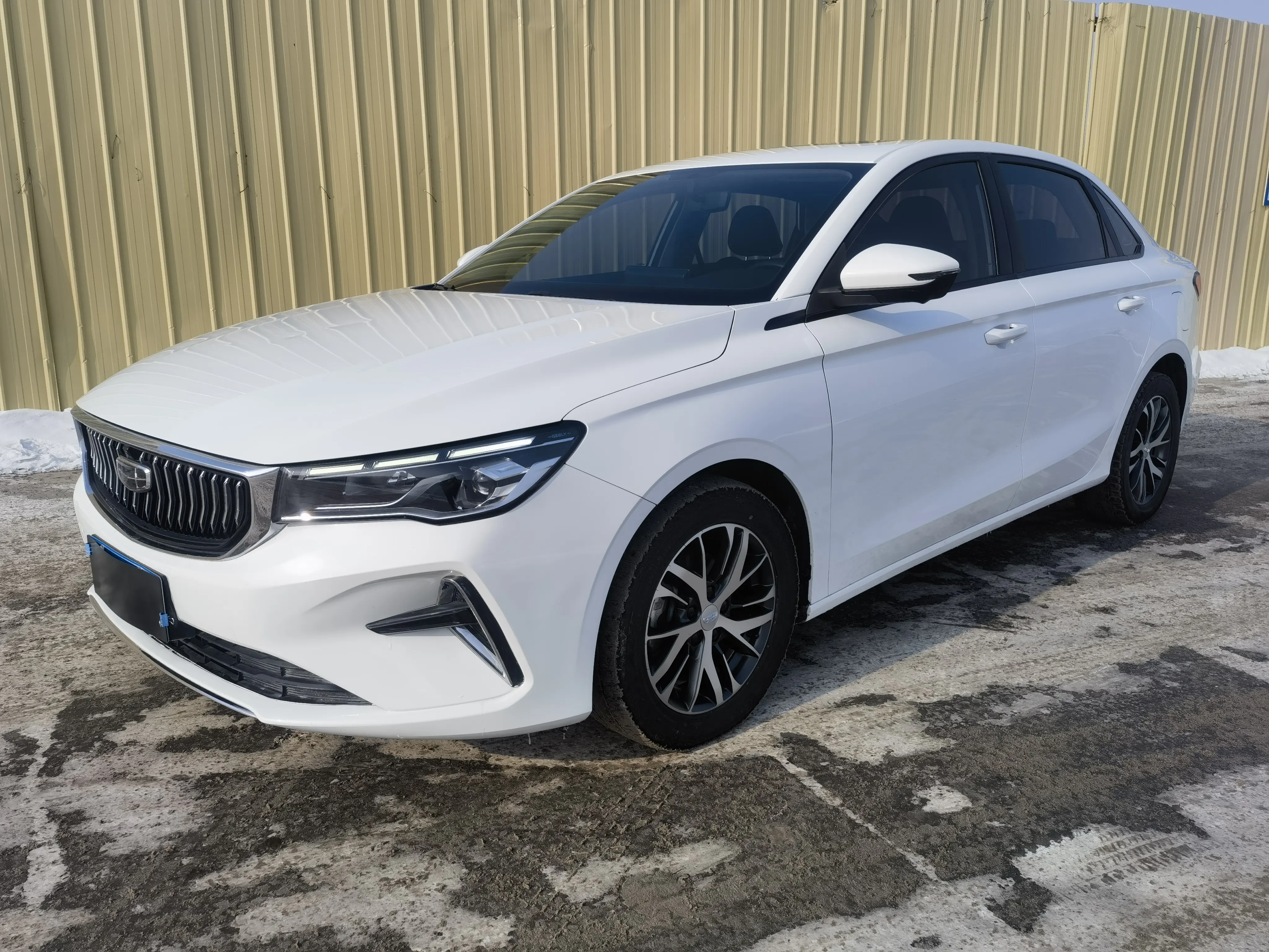 Geely Emgrand  из Китая