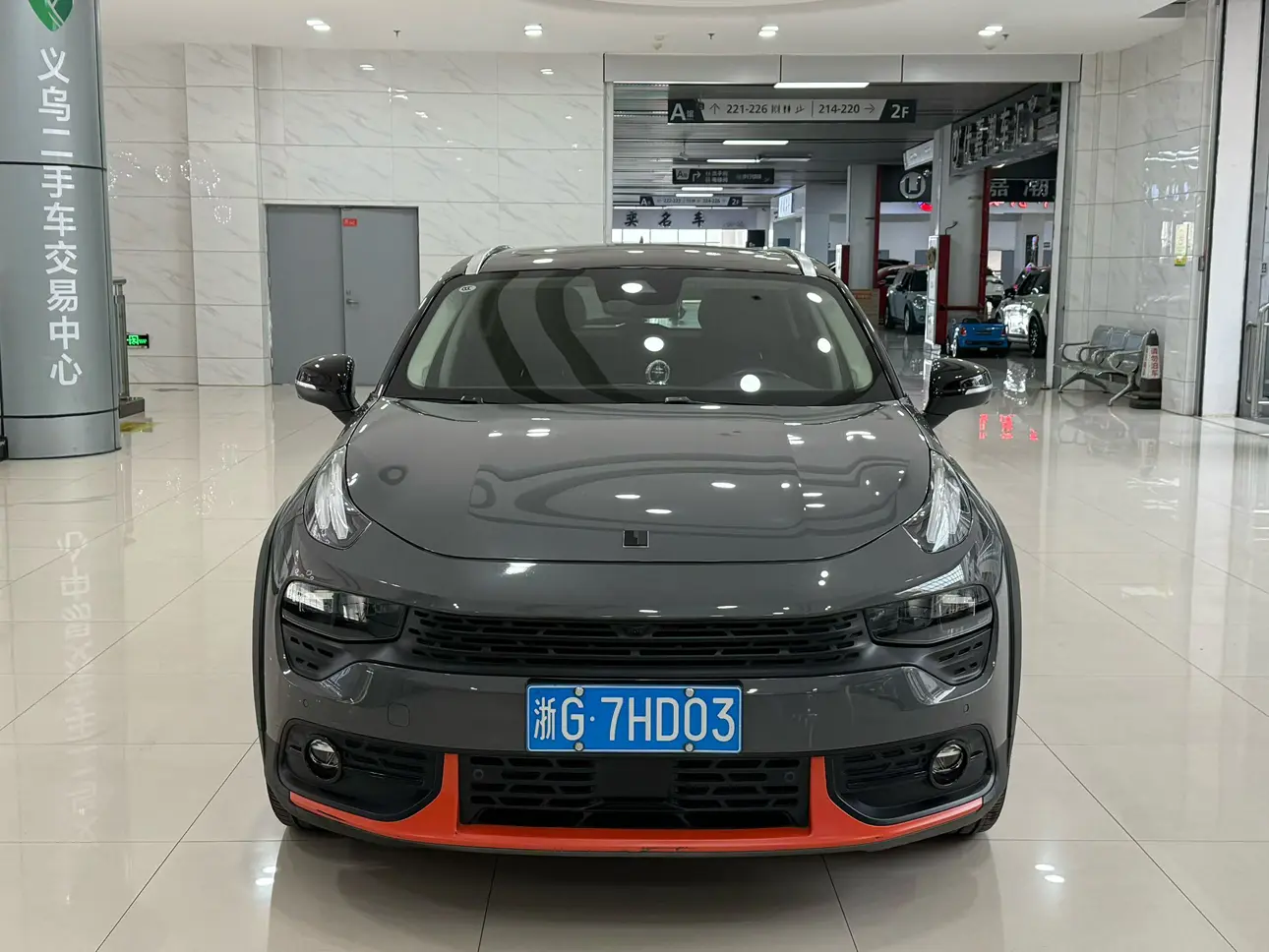 Lynk & Co 02  из Китая