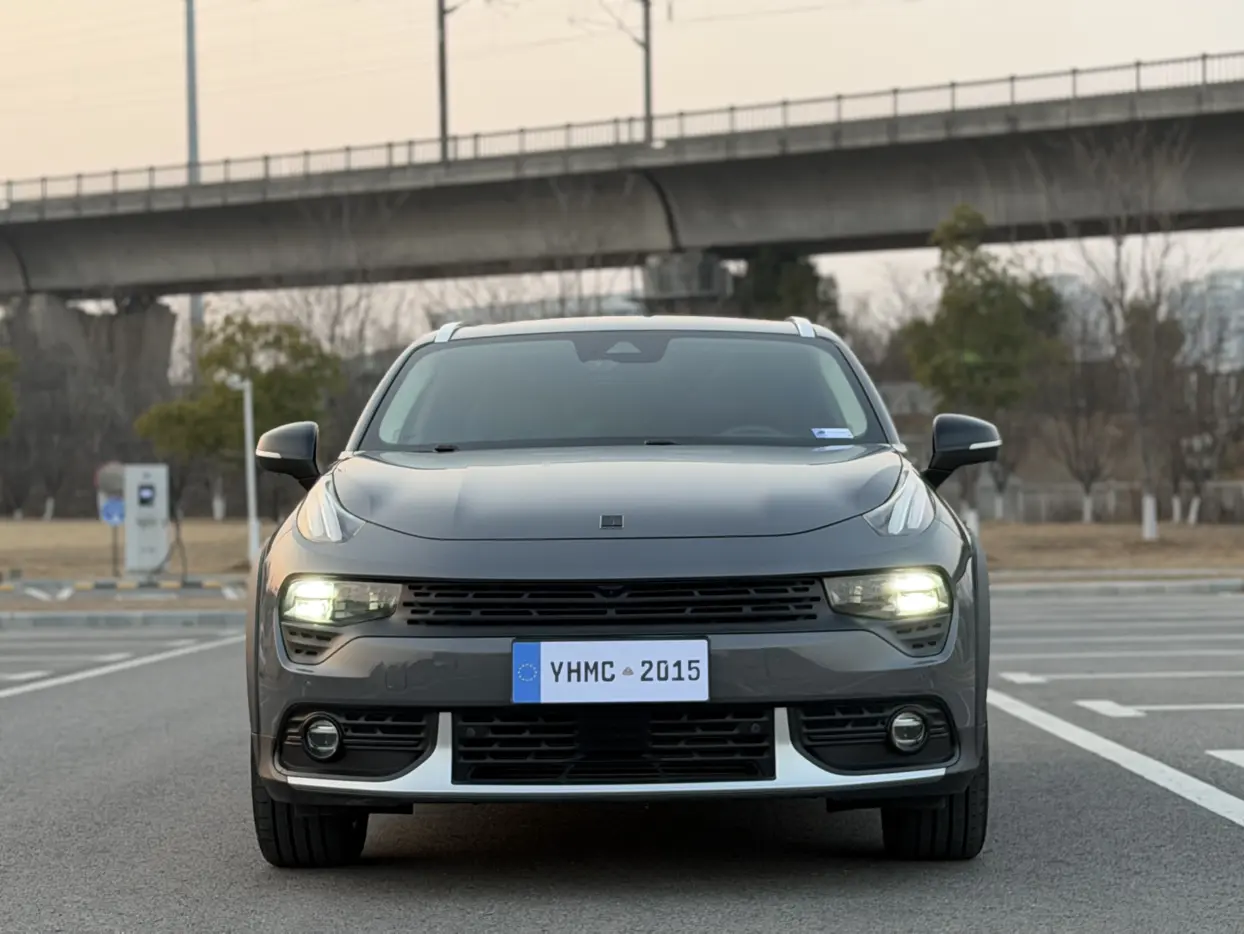 Lynk & Co 02  из Китая