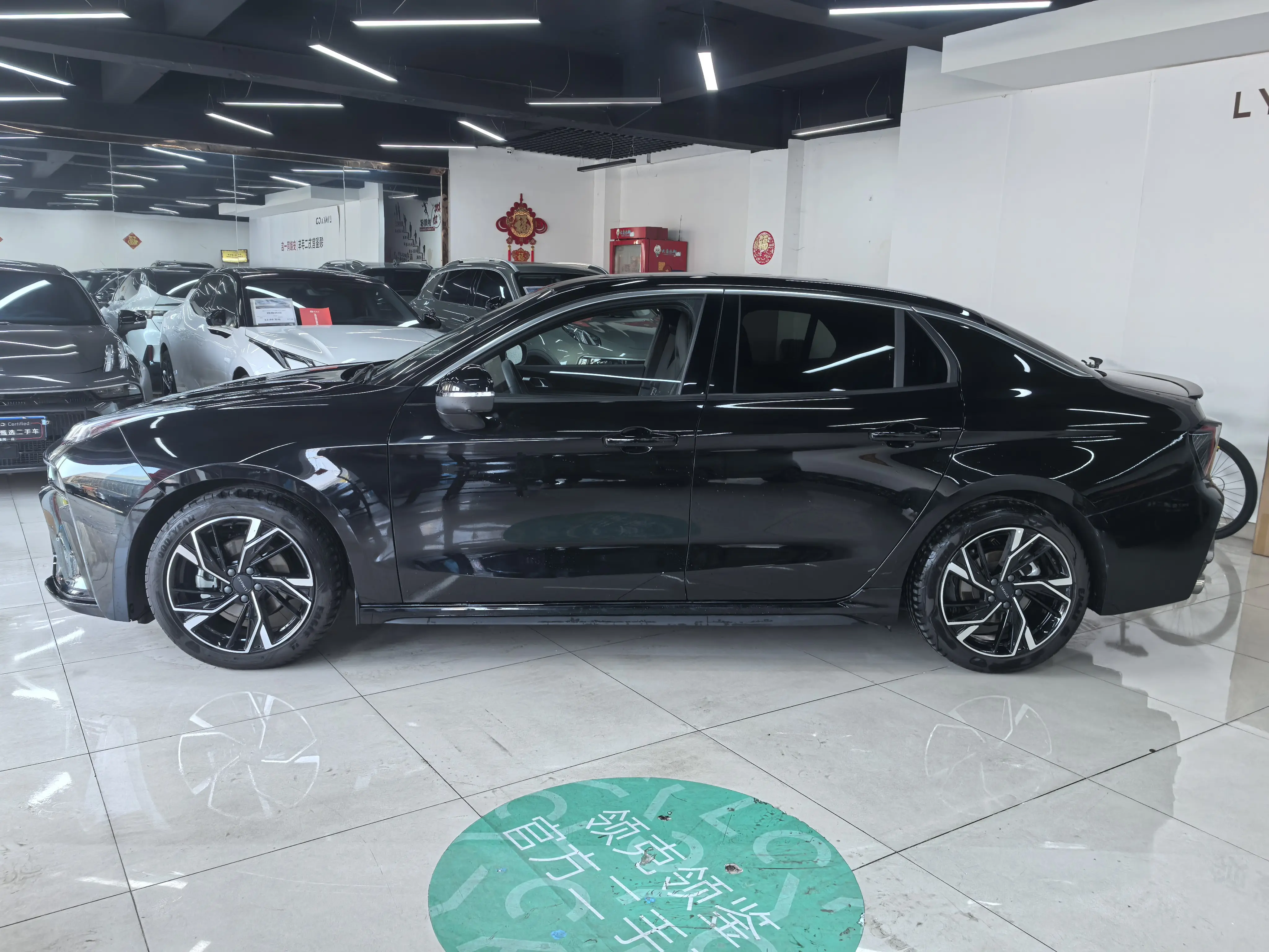 Lynk & Co 03
