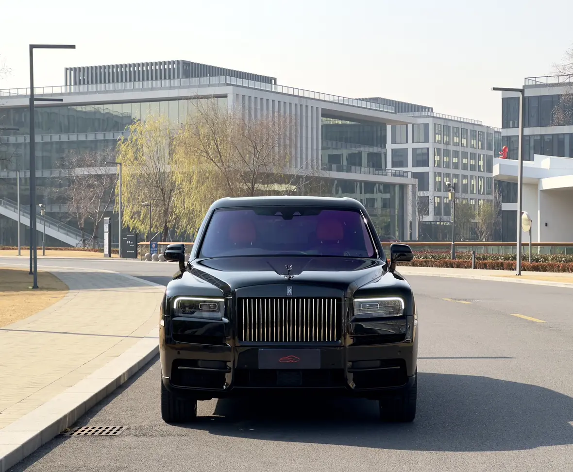 Rolls Royce Cullinan  из Китая