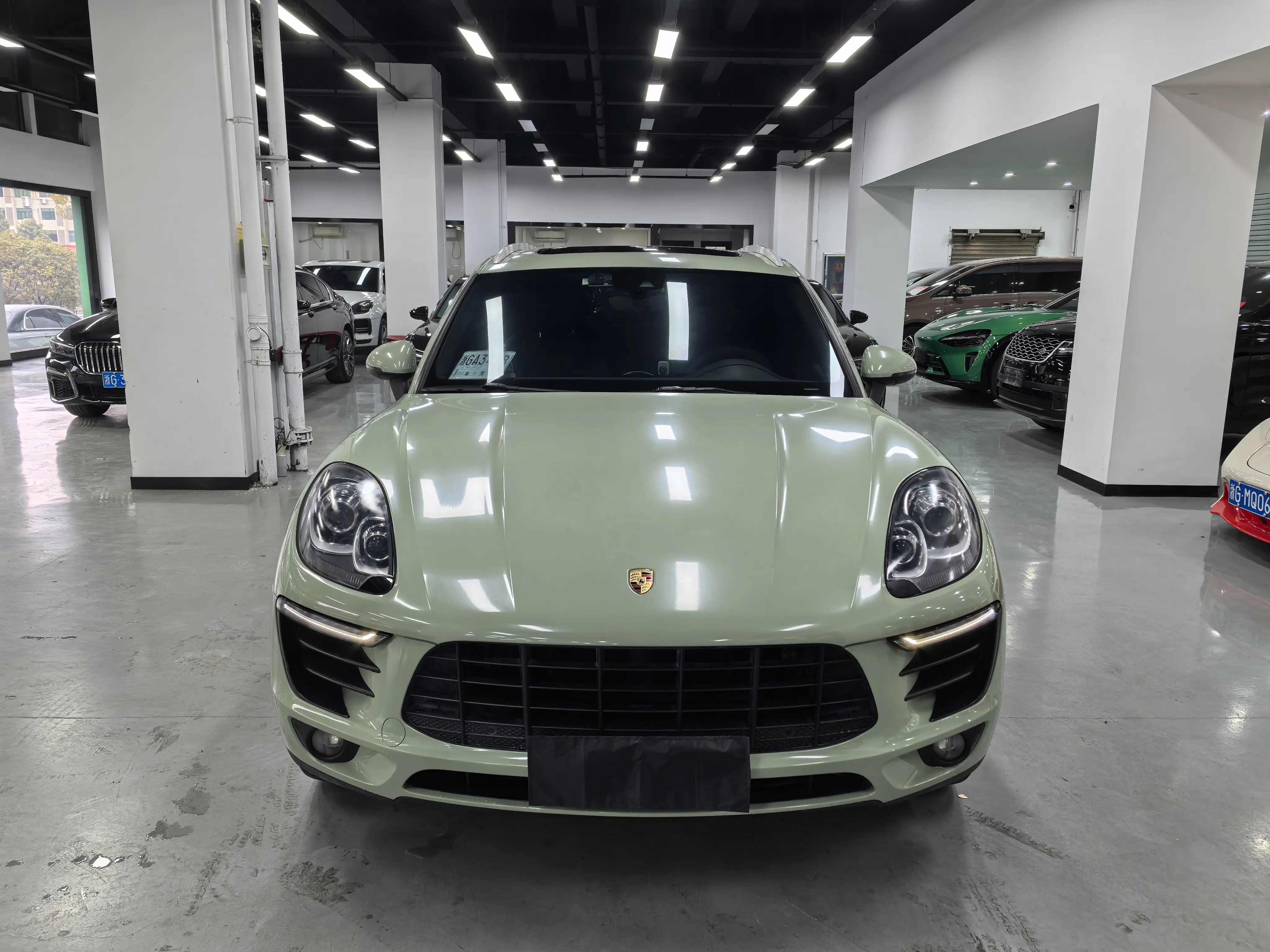 Porsche Macan  из Китая