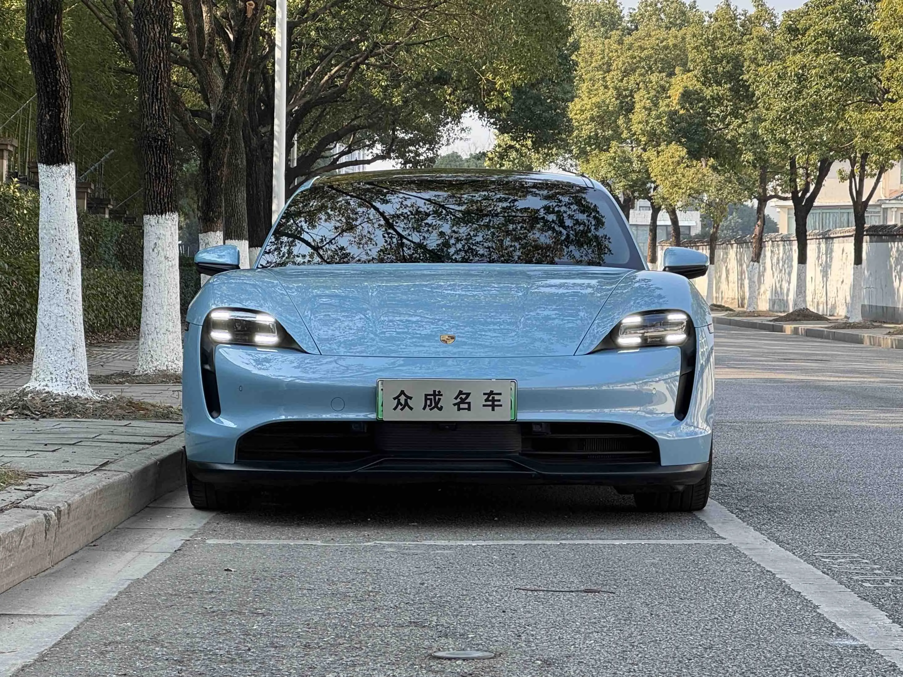 Porsche Taycan  из Китая