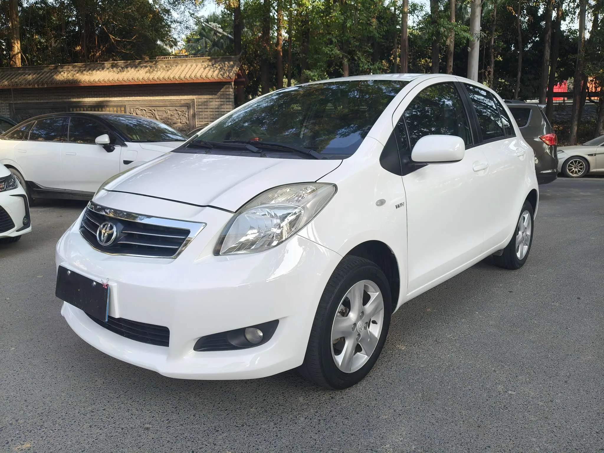 Toyota Yaris  из Китая