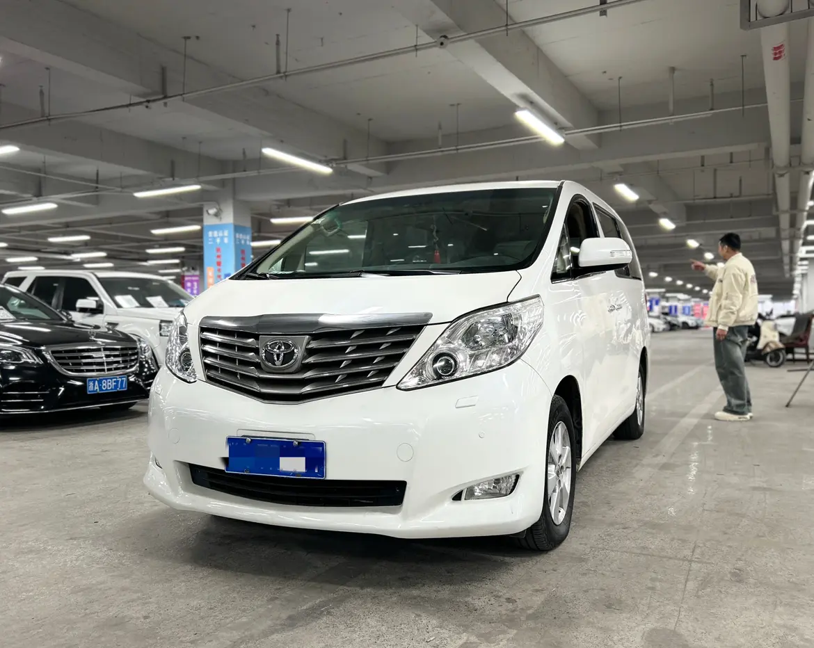 Toyota Alphard (Elfa)  из Китая