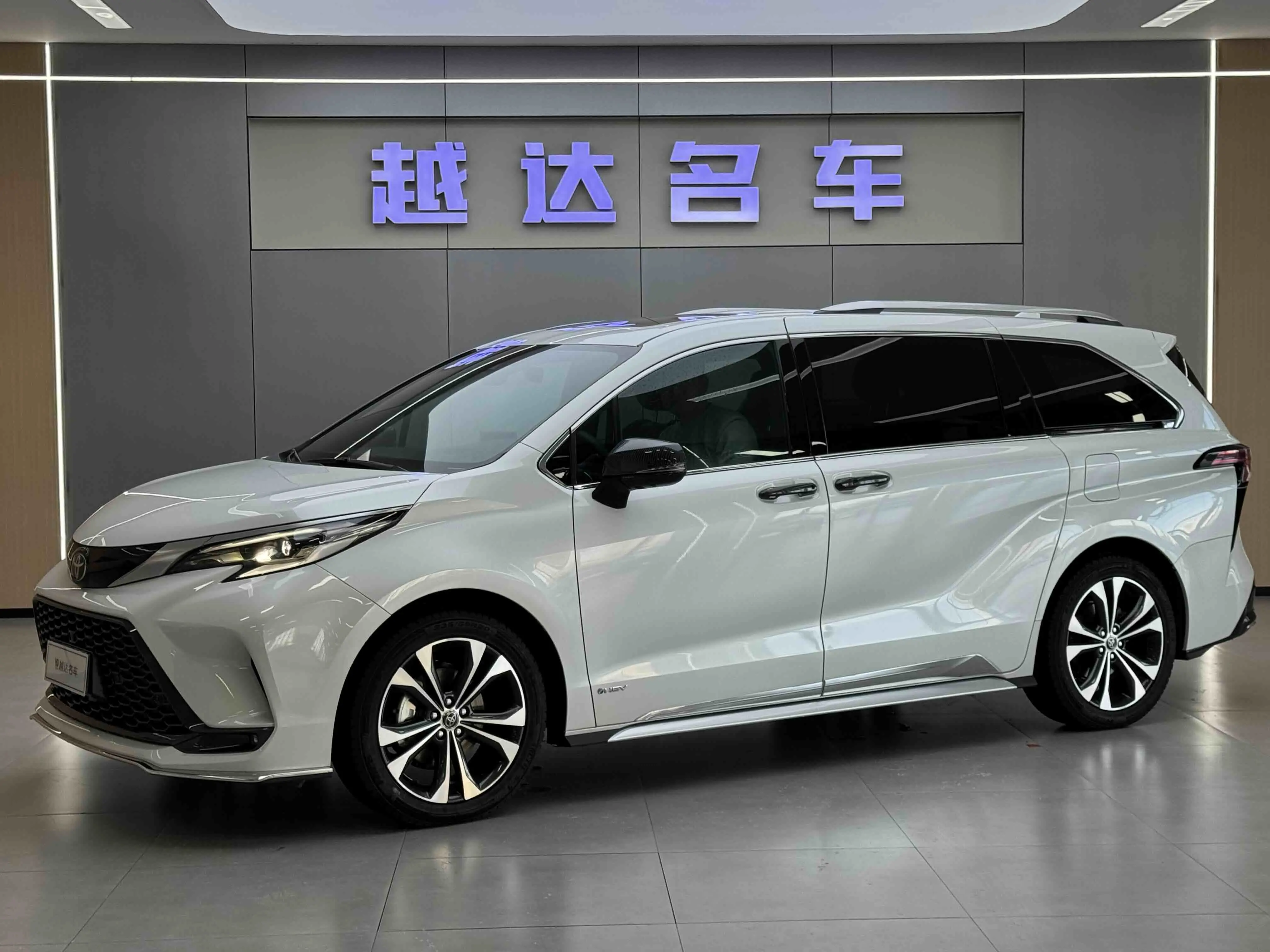 Toyota Granvia  из Китая