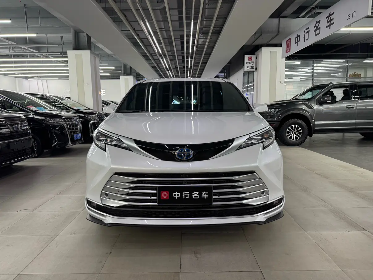 Toyota Sienna  из Китая