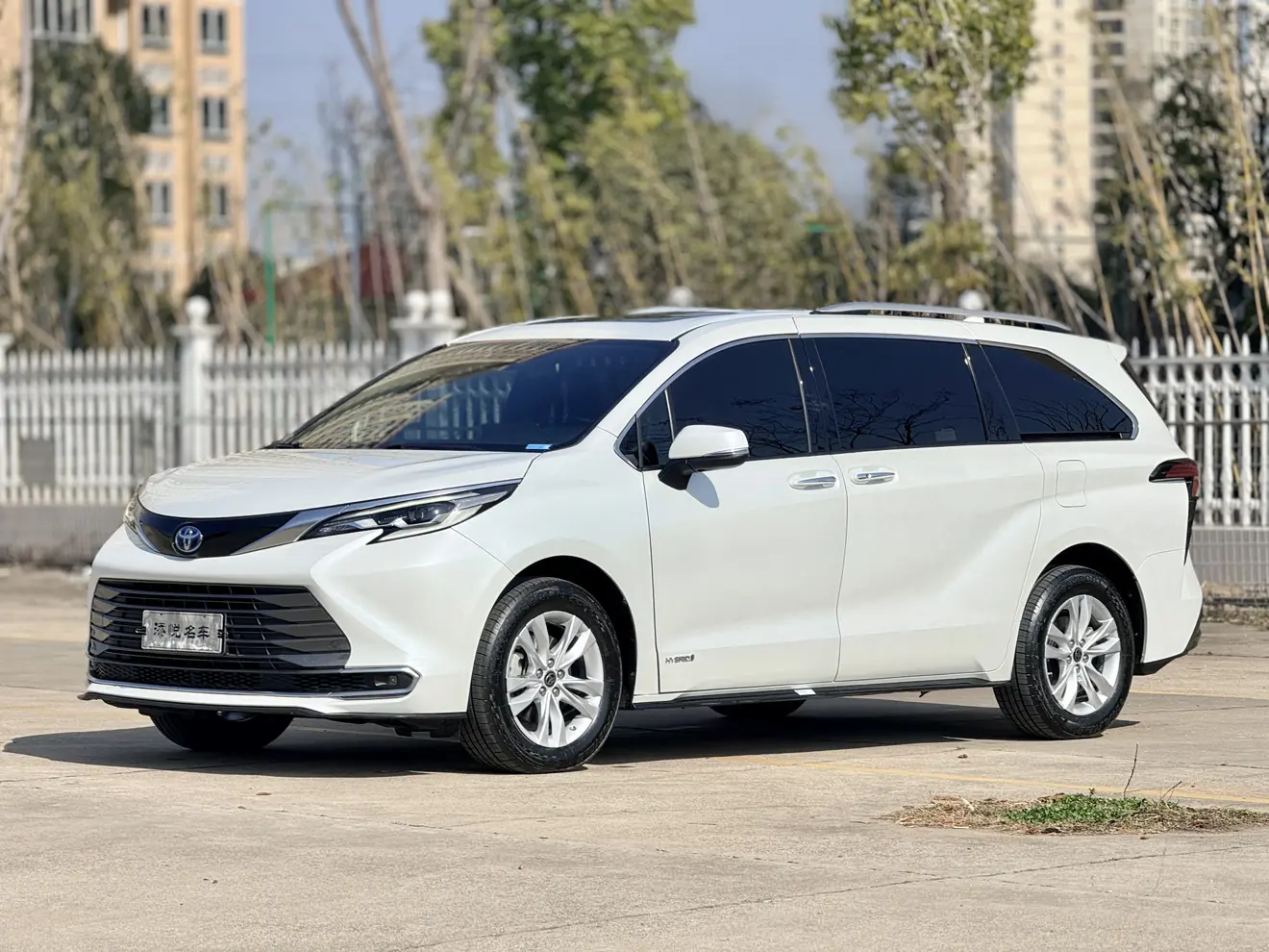 Toyota Sienna  из Китая