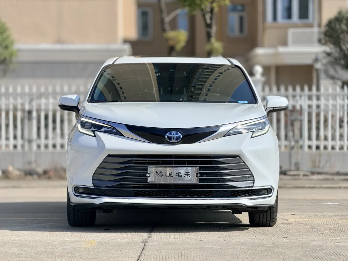 Toyota Sienna  из Китая