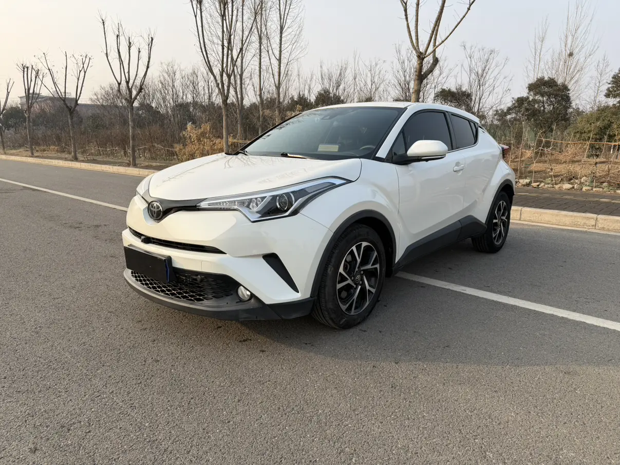 Toyota C-HR  из Китая