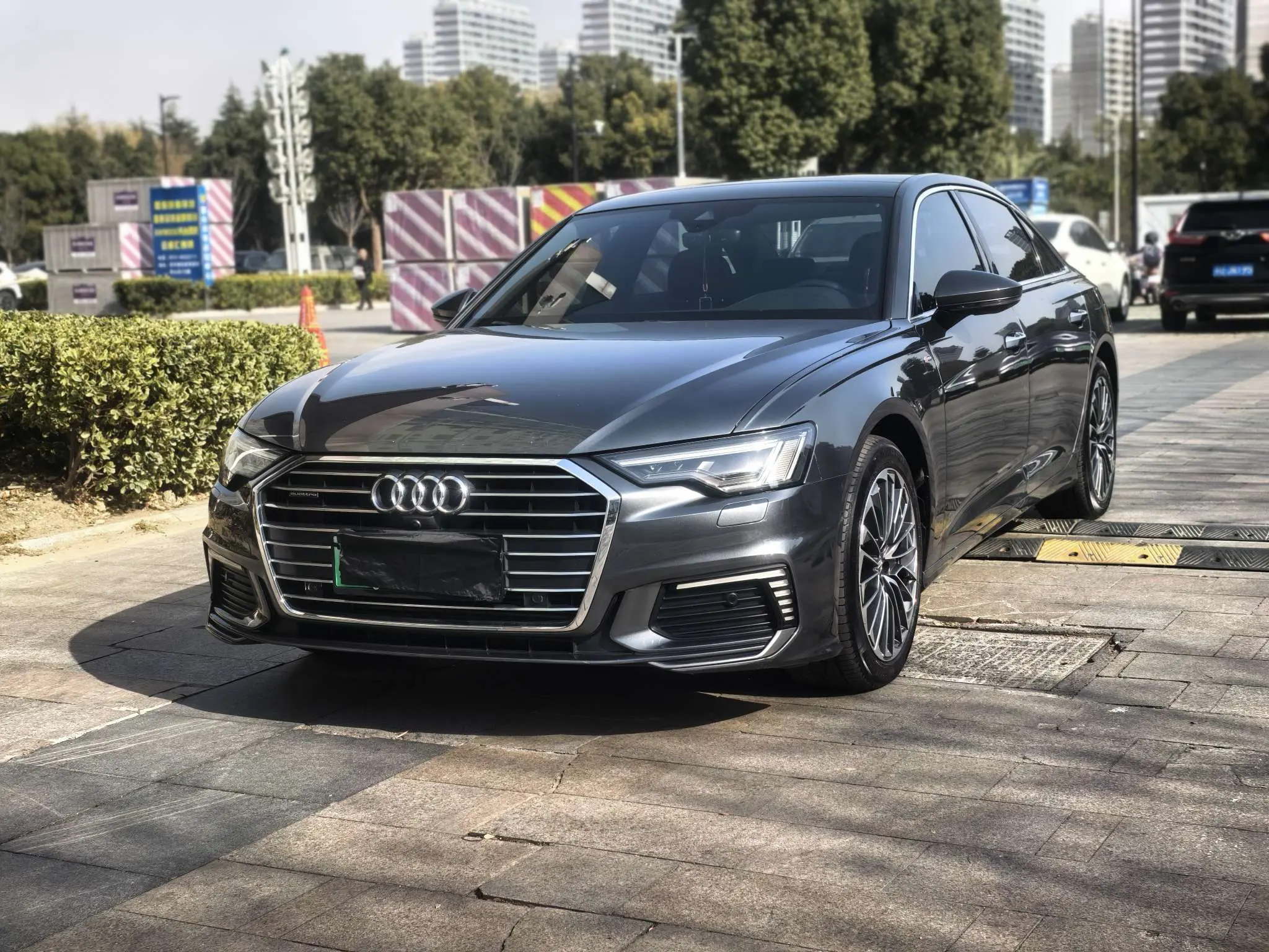 Audi A6L PHEV  из Китая