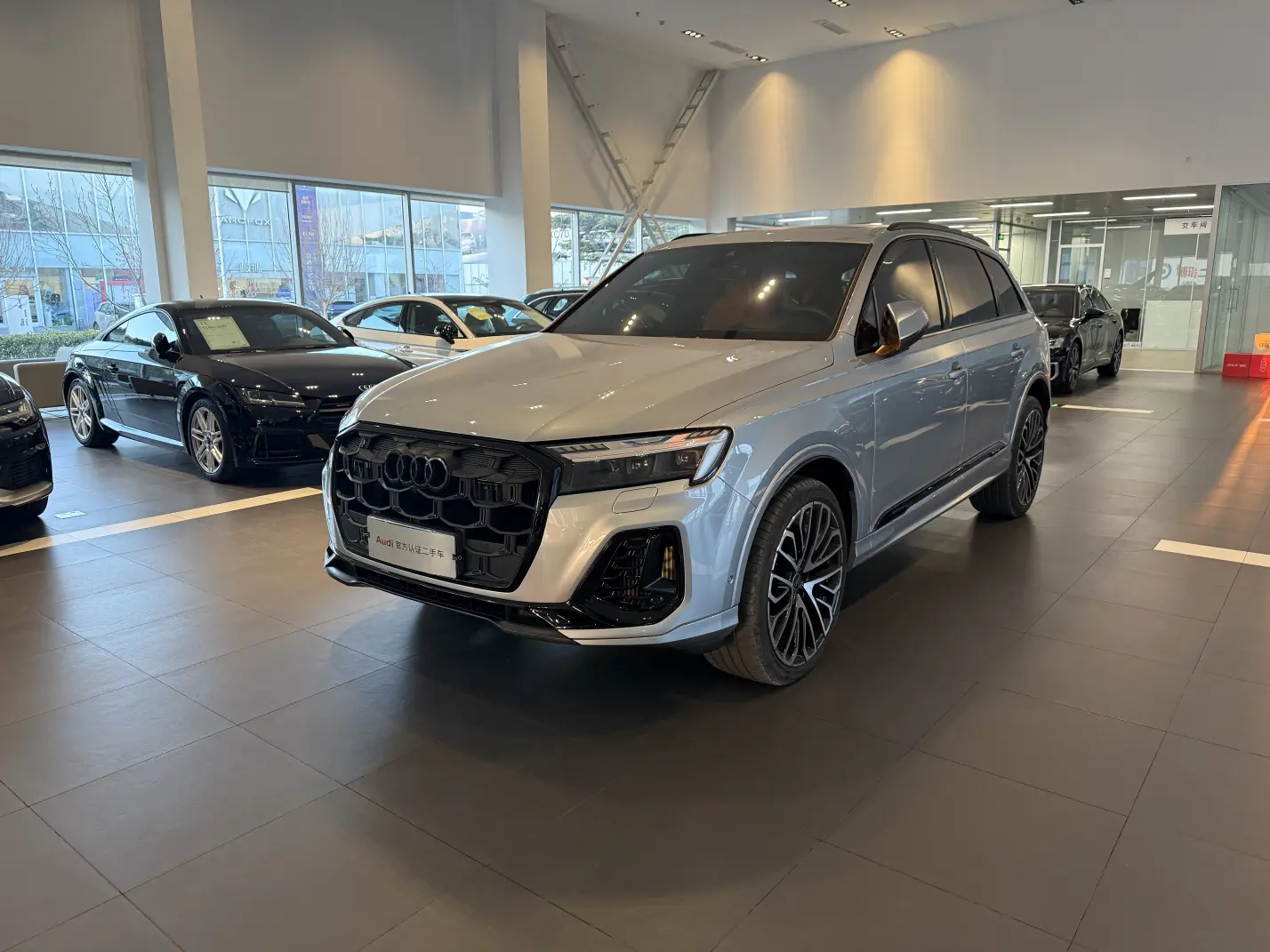 Audi SQ7  из Китая