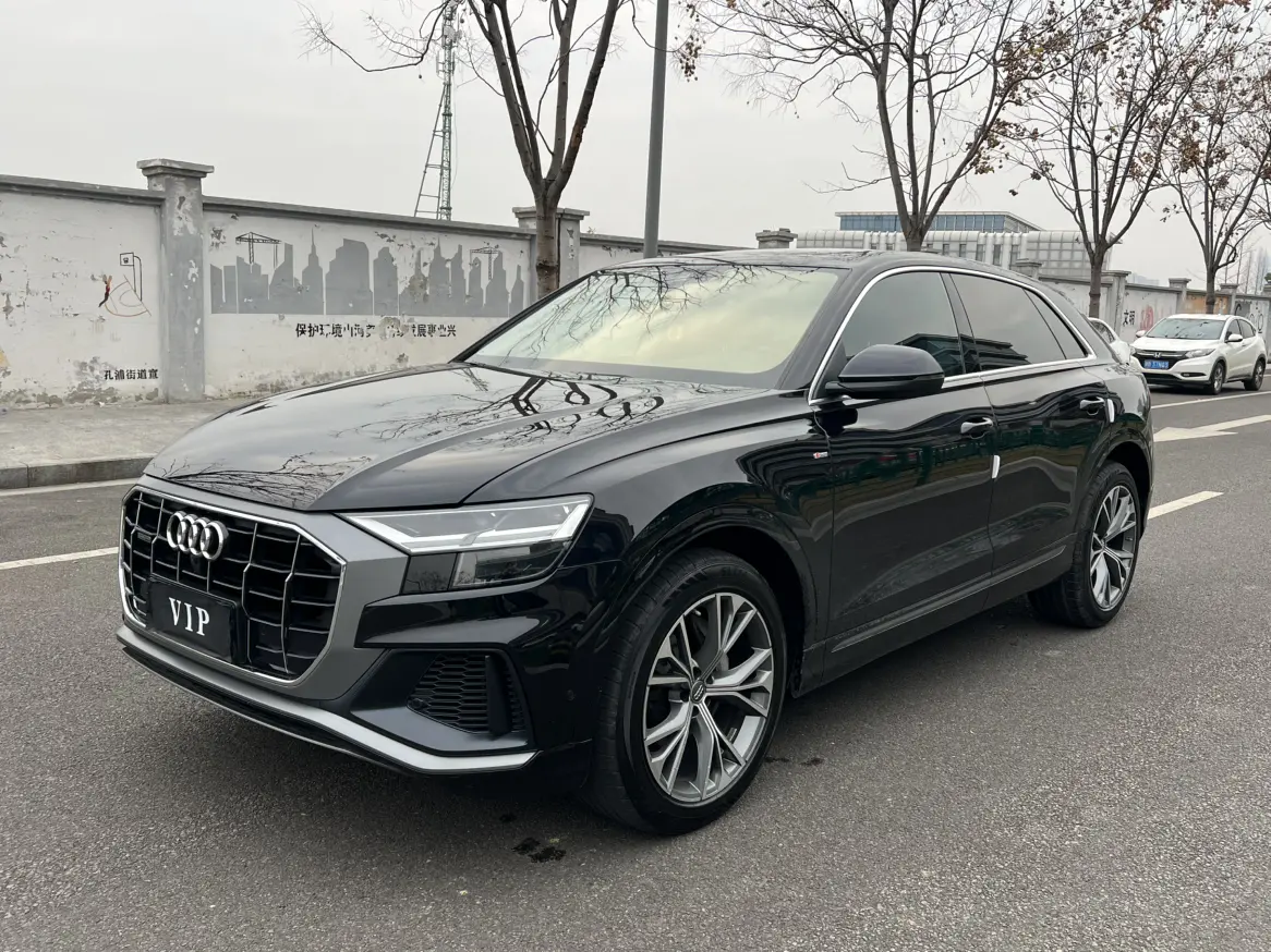 Audi Q8  из Китая