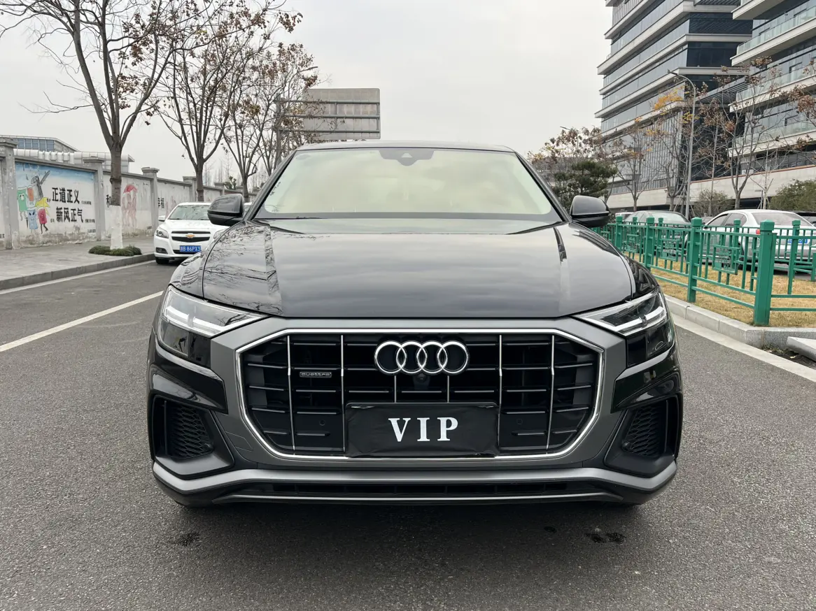 Audi Q8  из Китая
