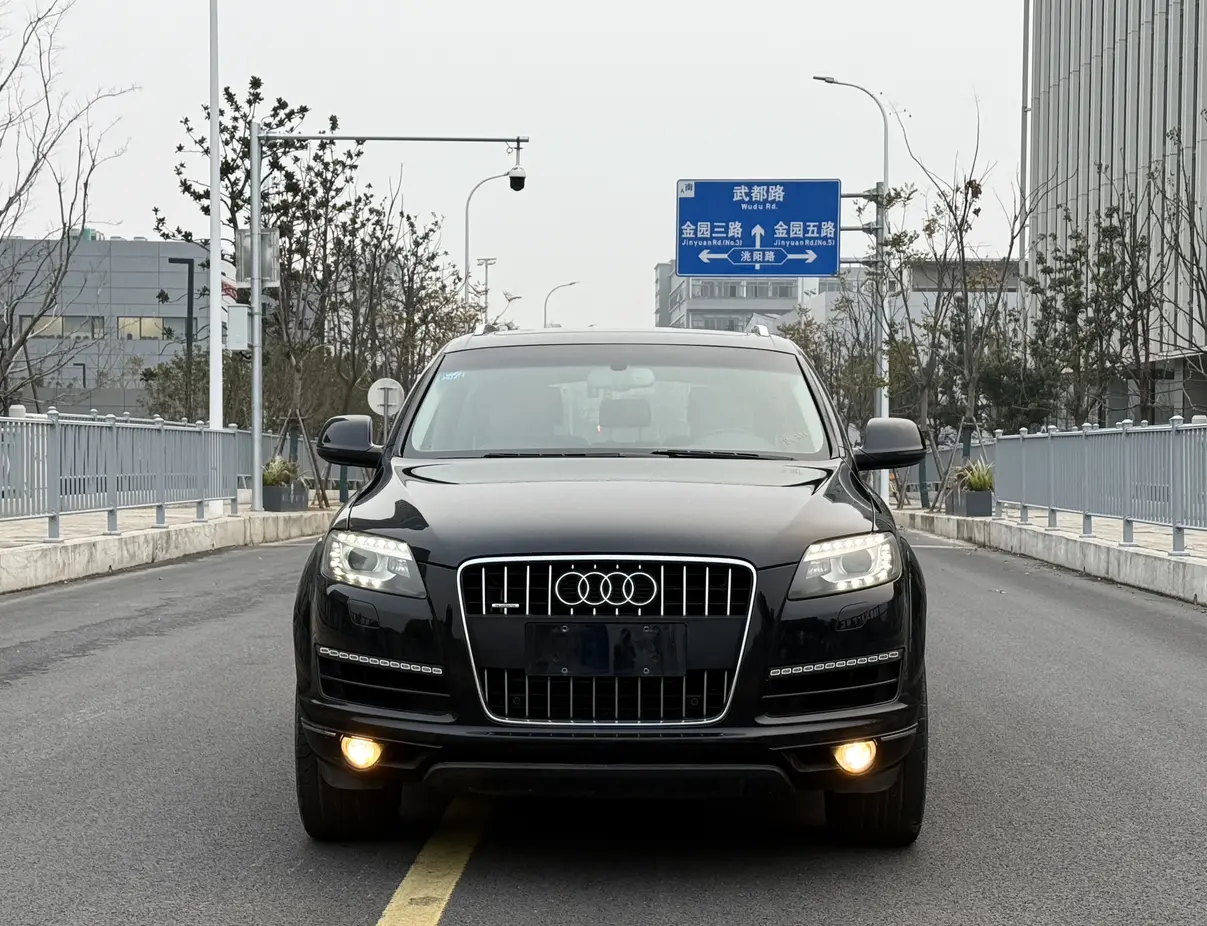 Audi Q7  из Китая
