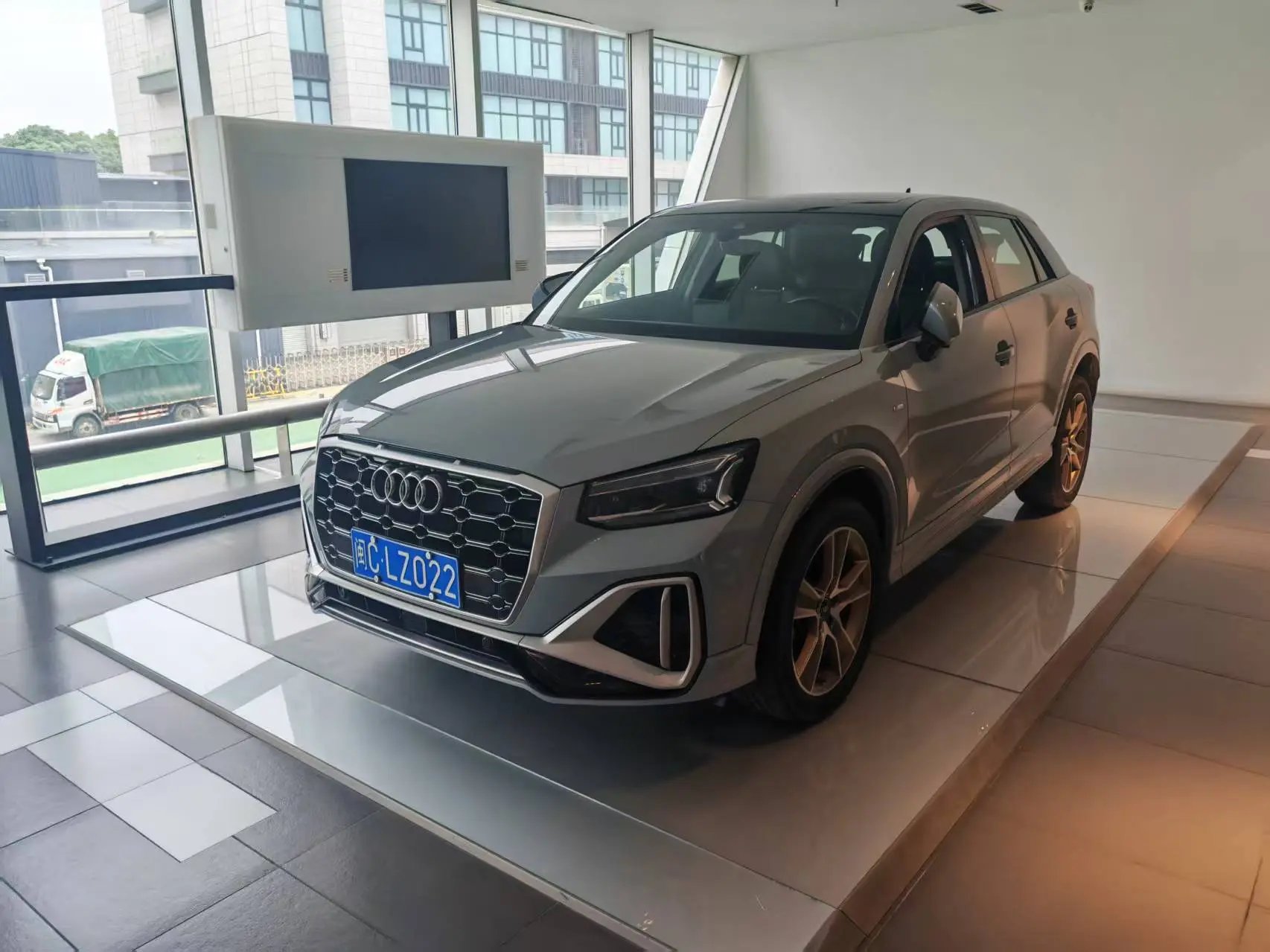 Audi Q2L  из Китая