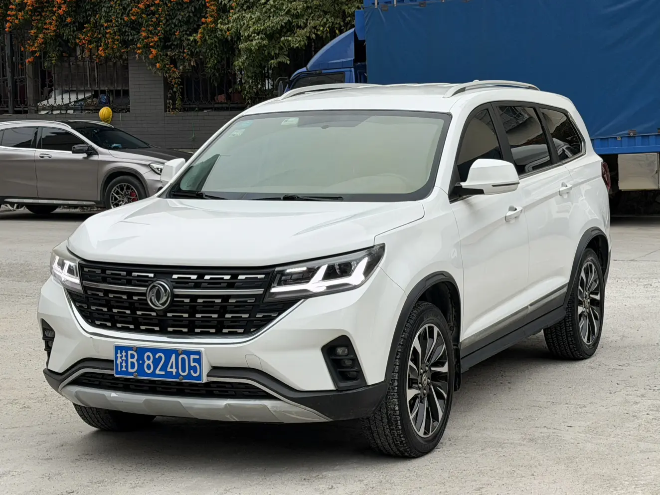 Forthing Fengxing T5L  из Китая