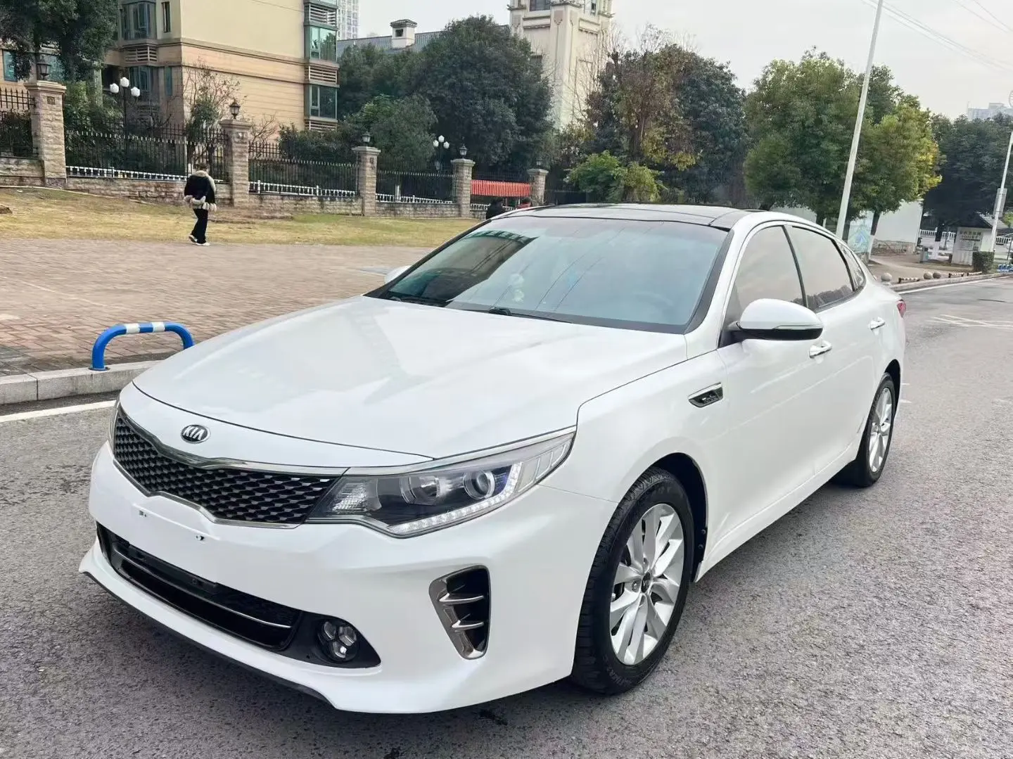 Kia K5  из Китая