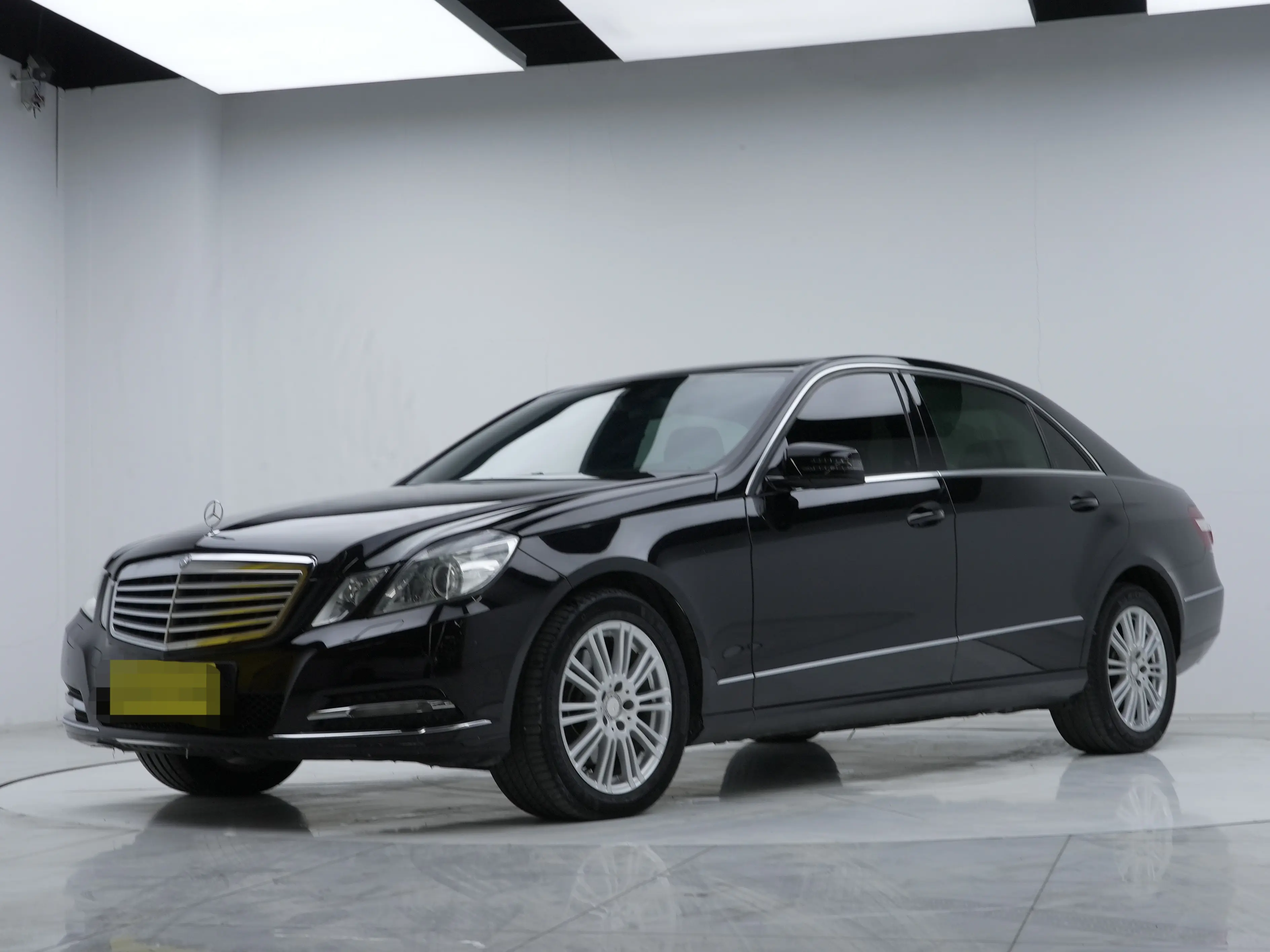 Mercedes-Benz E-Class  из Китая