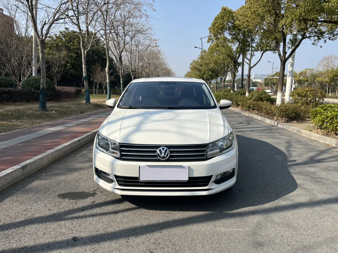 Volkswagen Santana  из Китая