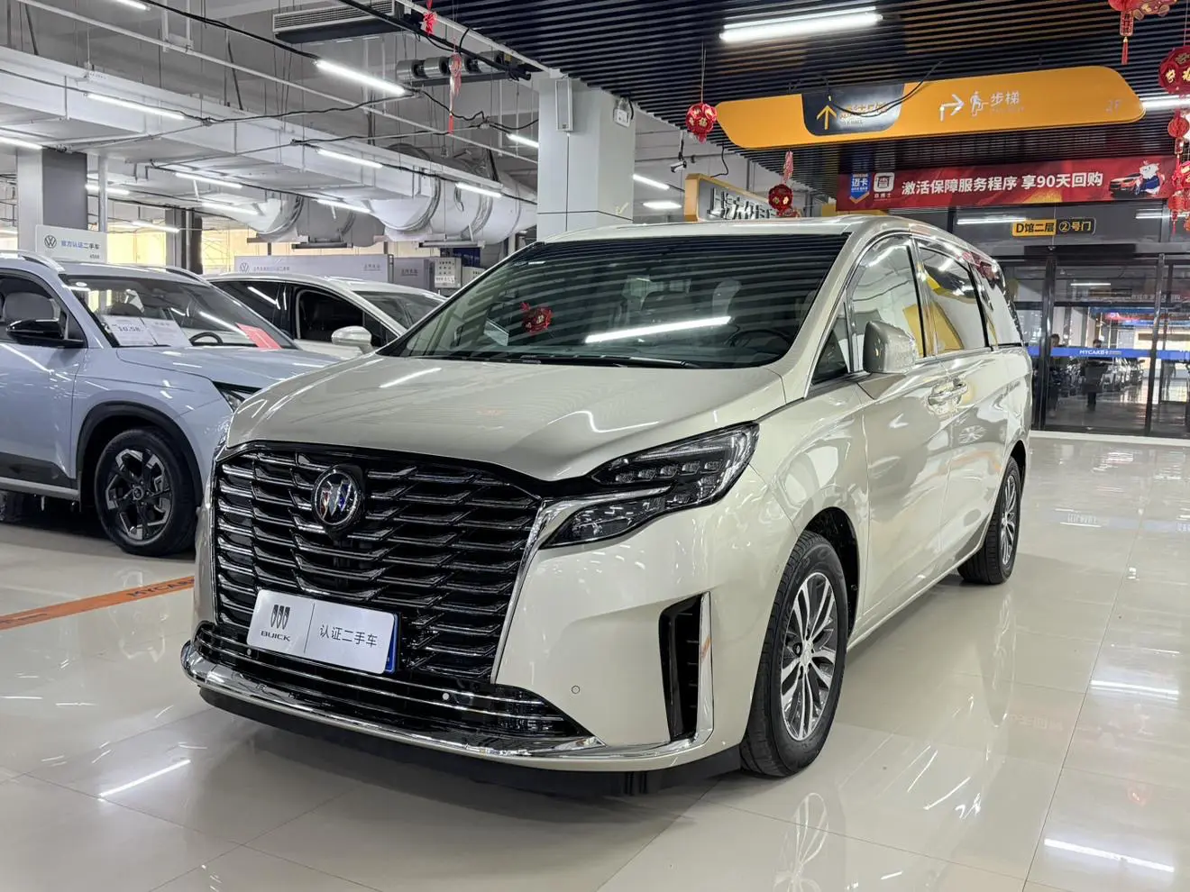 Buick GL8  из Китая