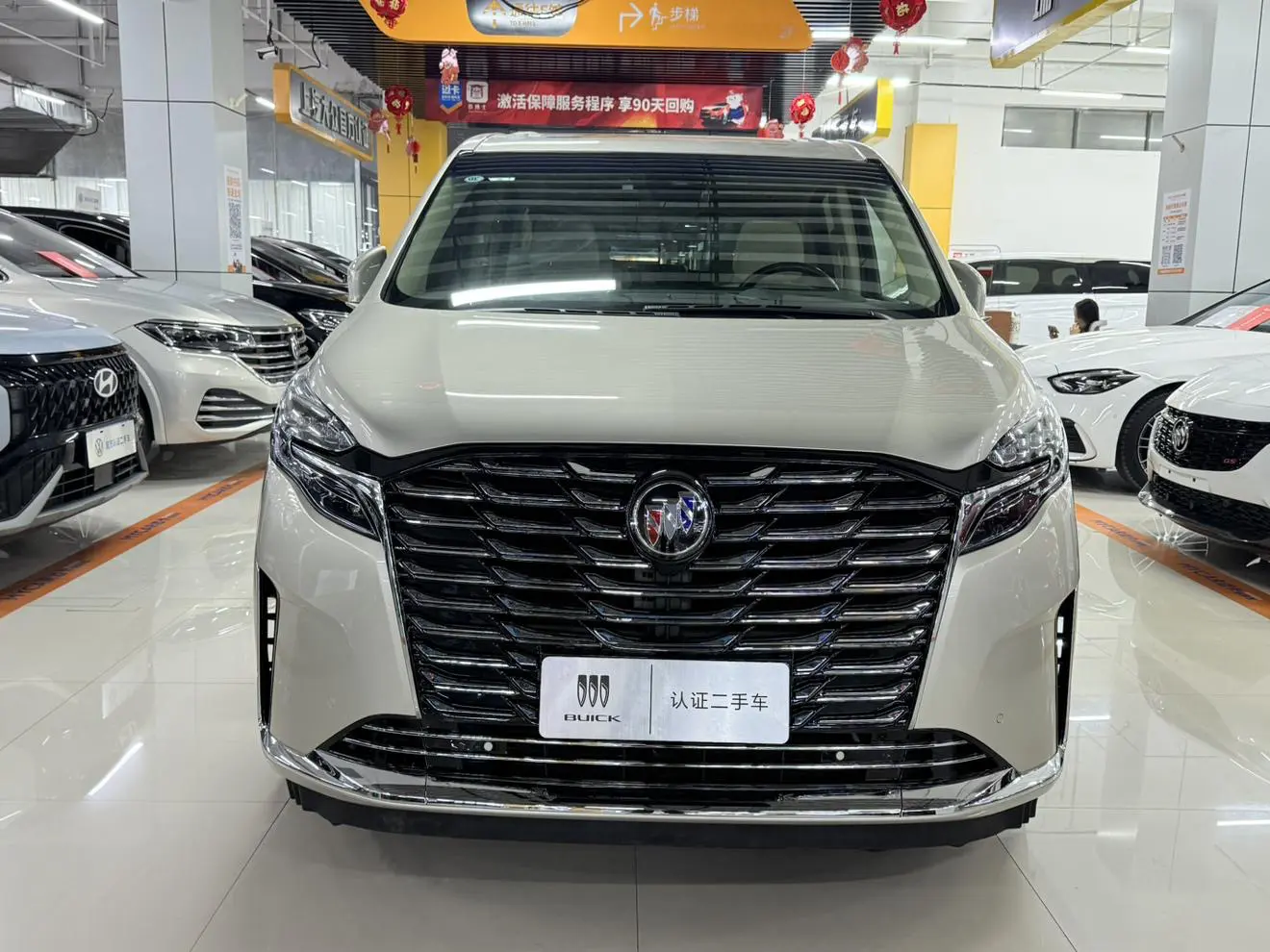 Buick GL8  из Китая