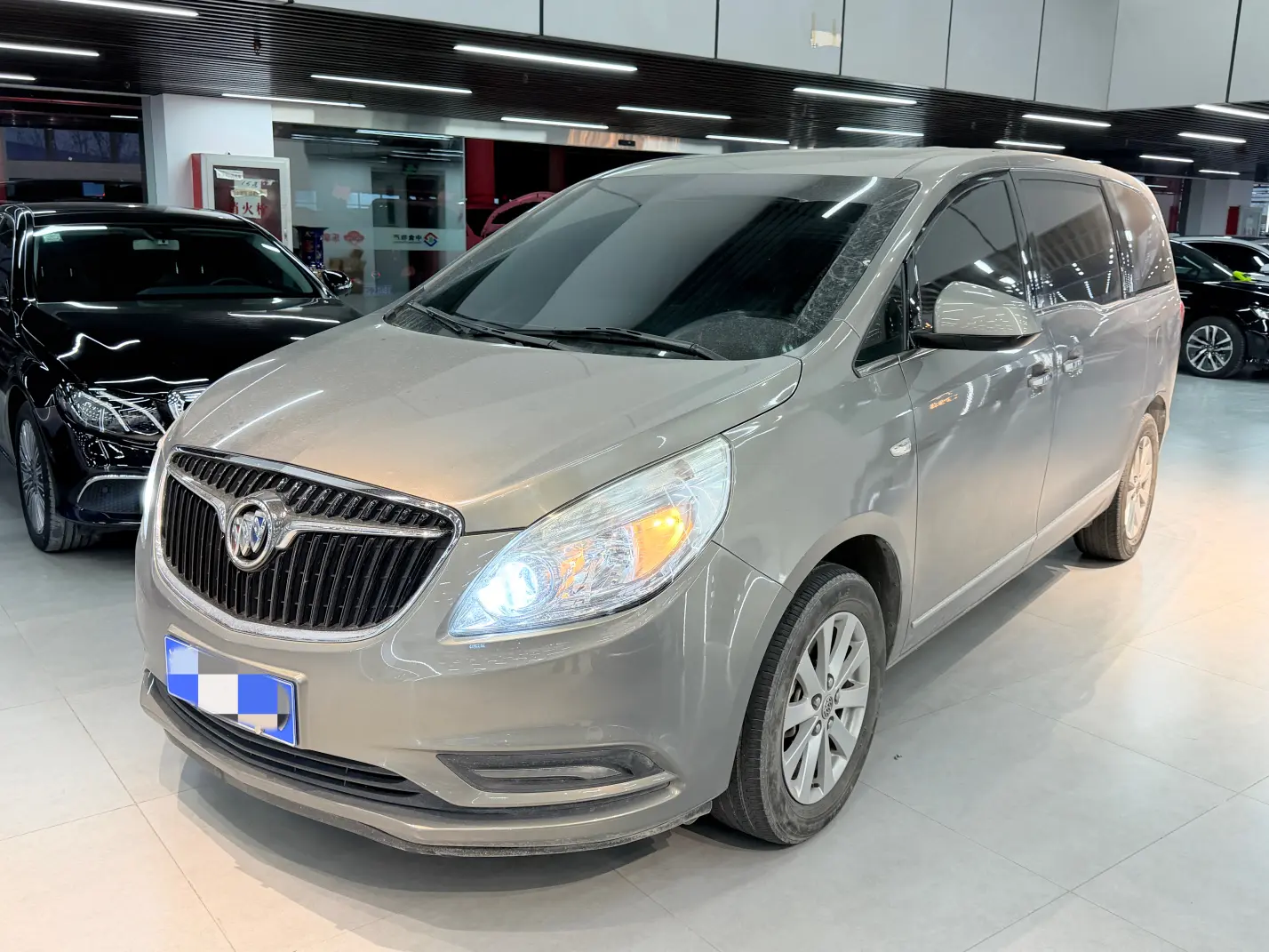Buick GL8  из Китая
