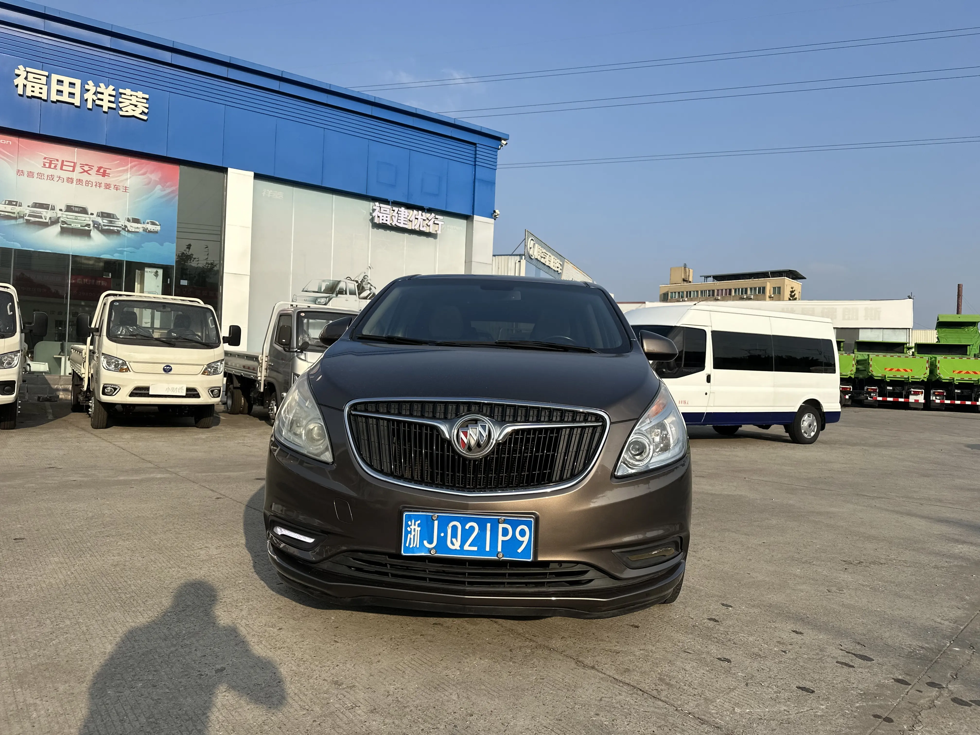 Buick GL8  из Китая