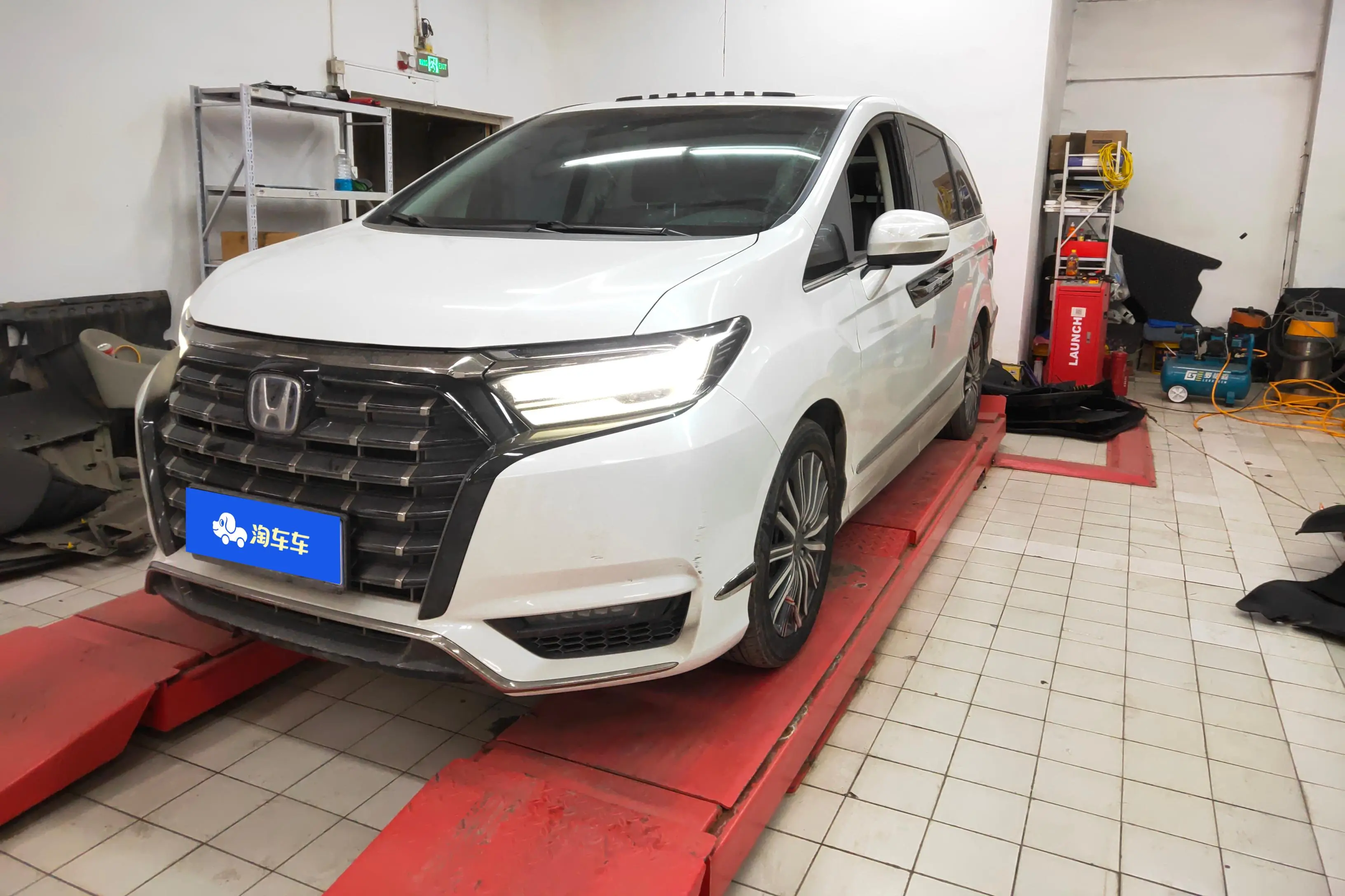 Honda Elysion (Alison)  из Китая