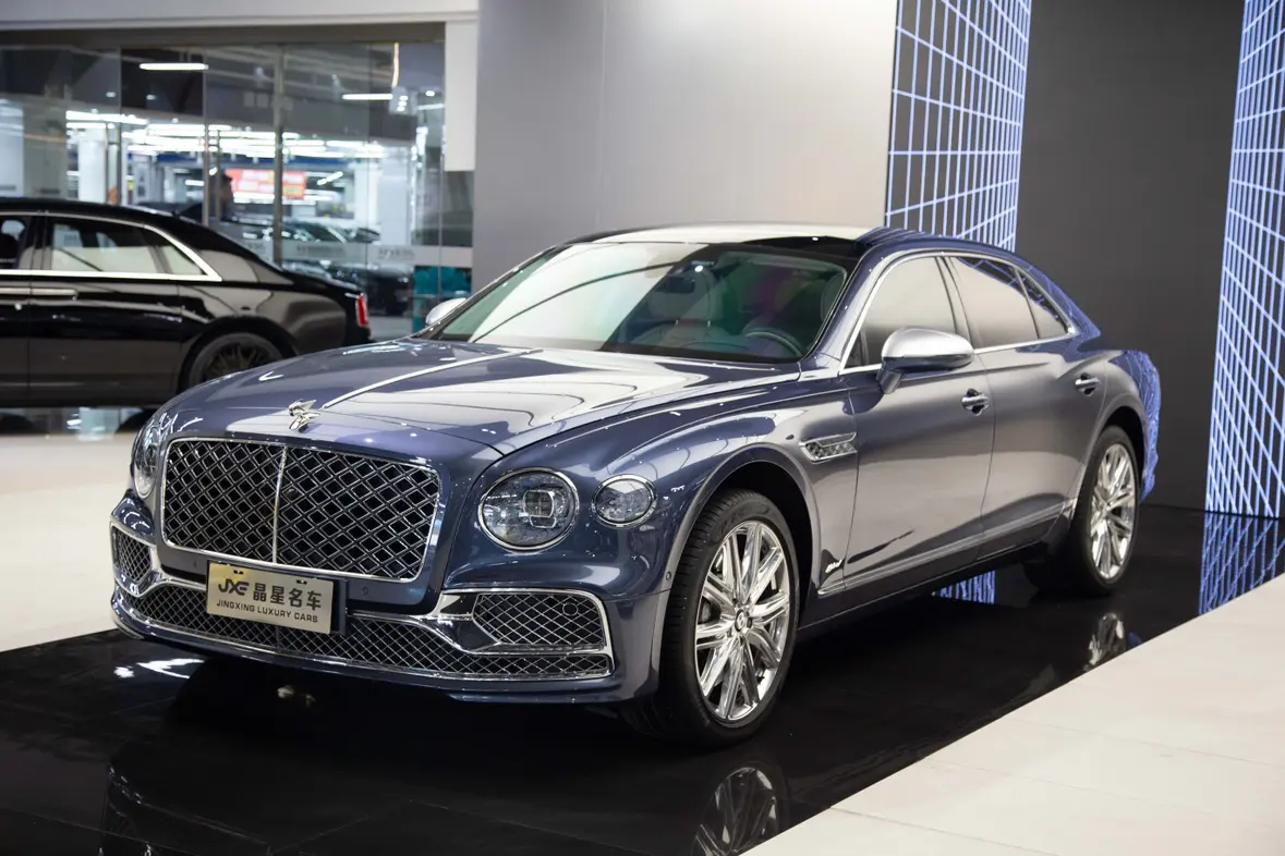 Bentley Flying Spur PHEV  из Китая