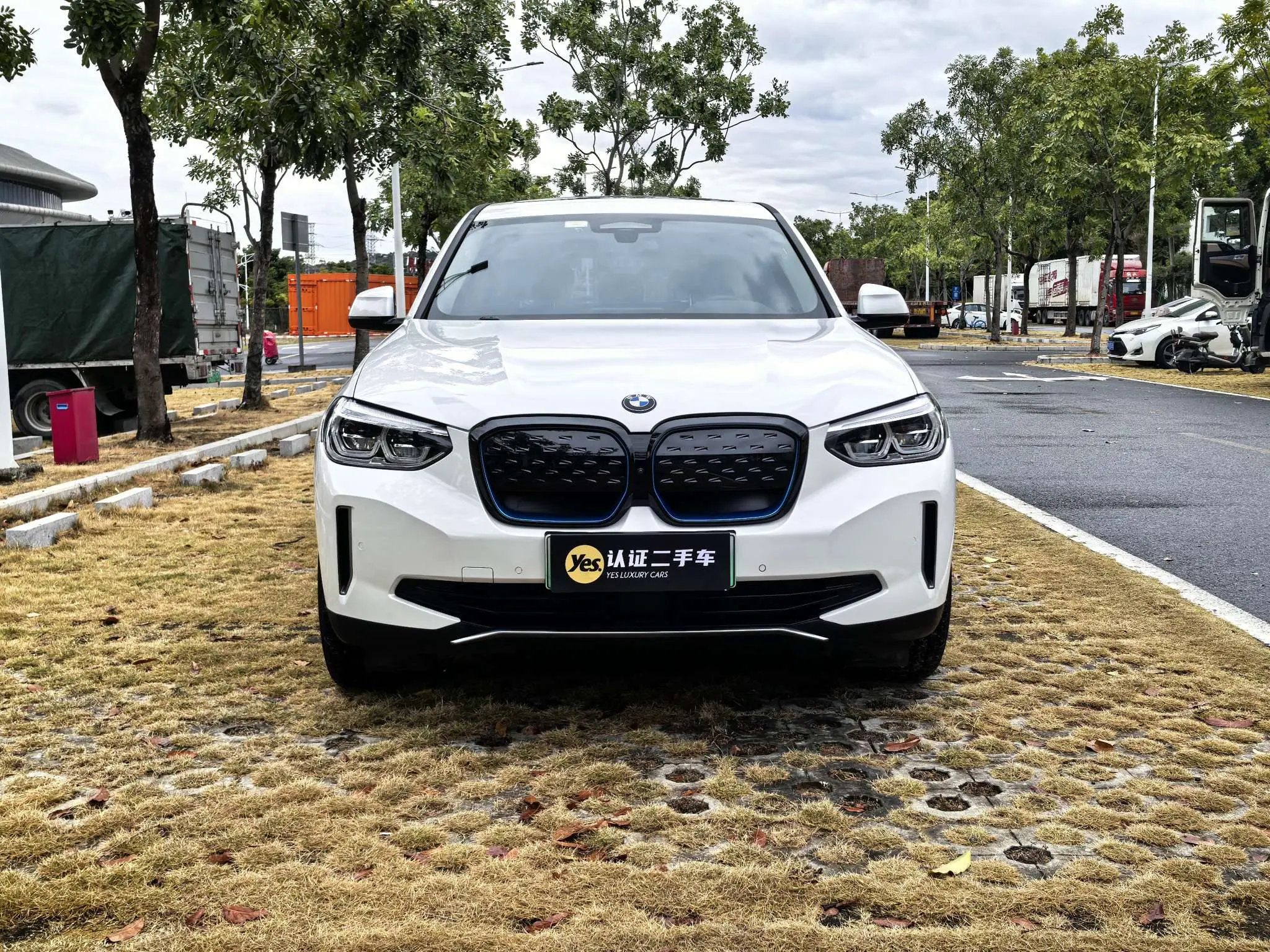 BMW iX3  из Китая
