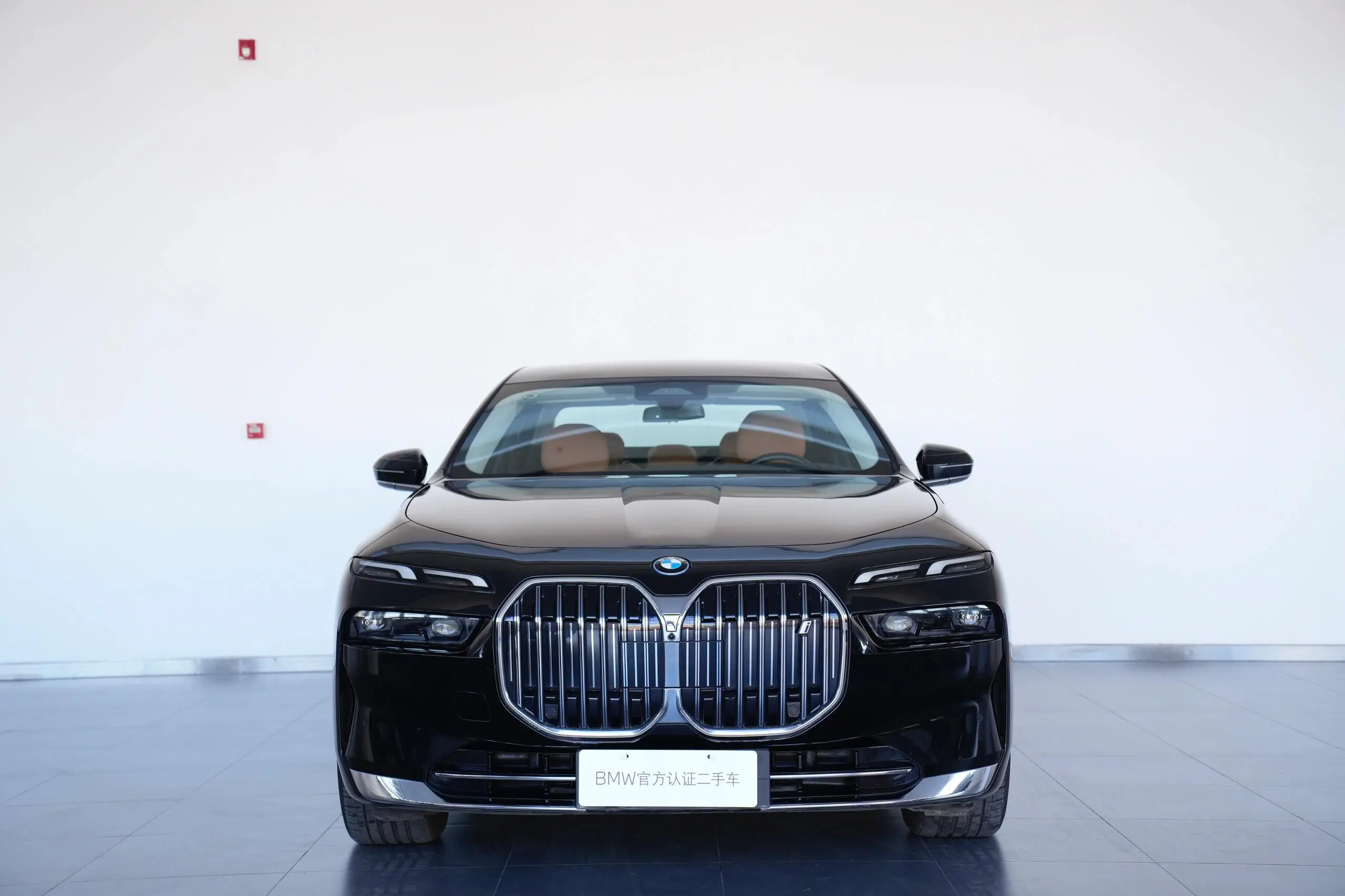 BMW i7  из Китая