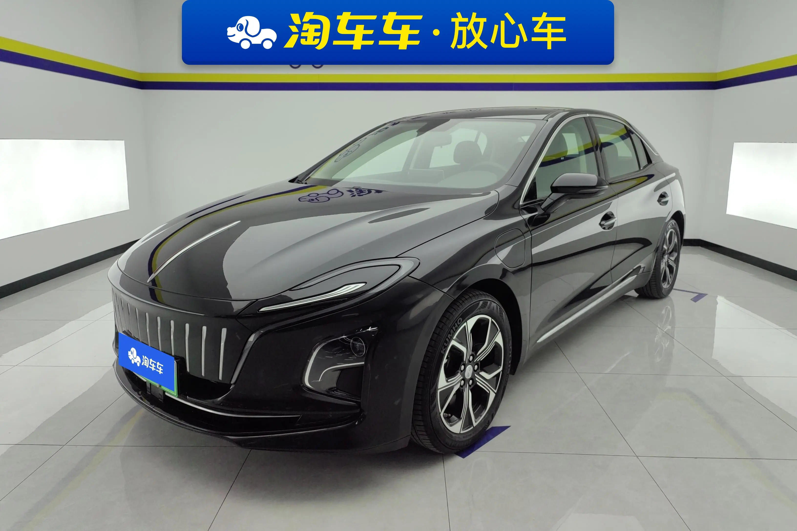 Hongqi E-QM5  из Китая