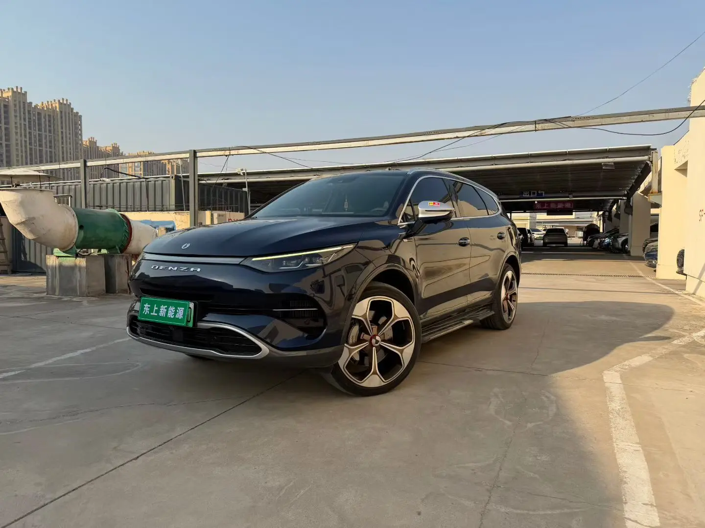 Denza X PHEV  из Китая