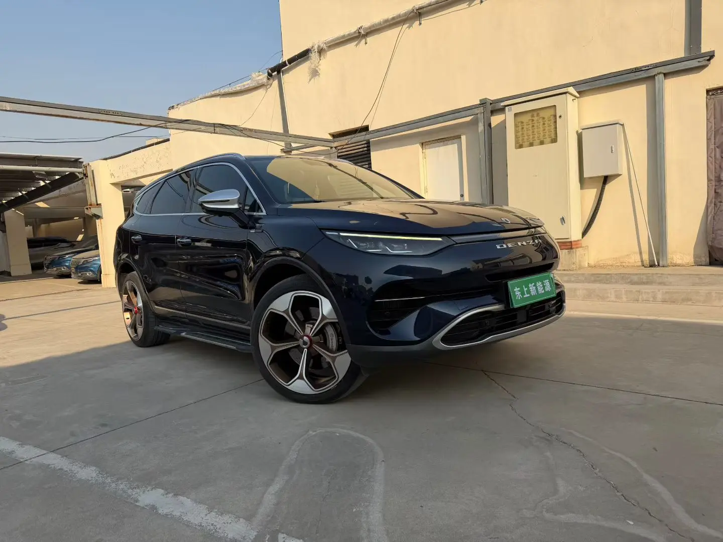 Denza X PHEV  из Китая