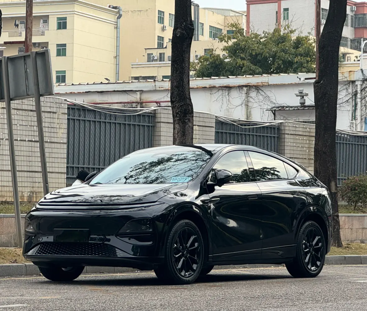 Xpeng G6  из Китая