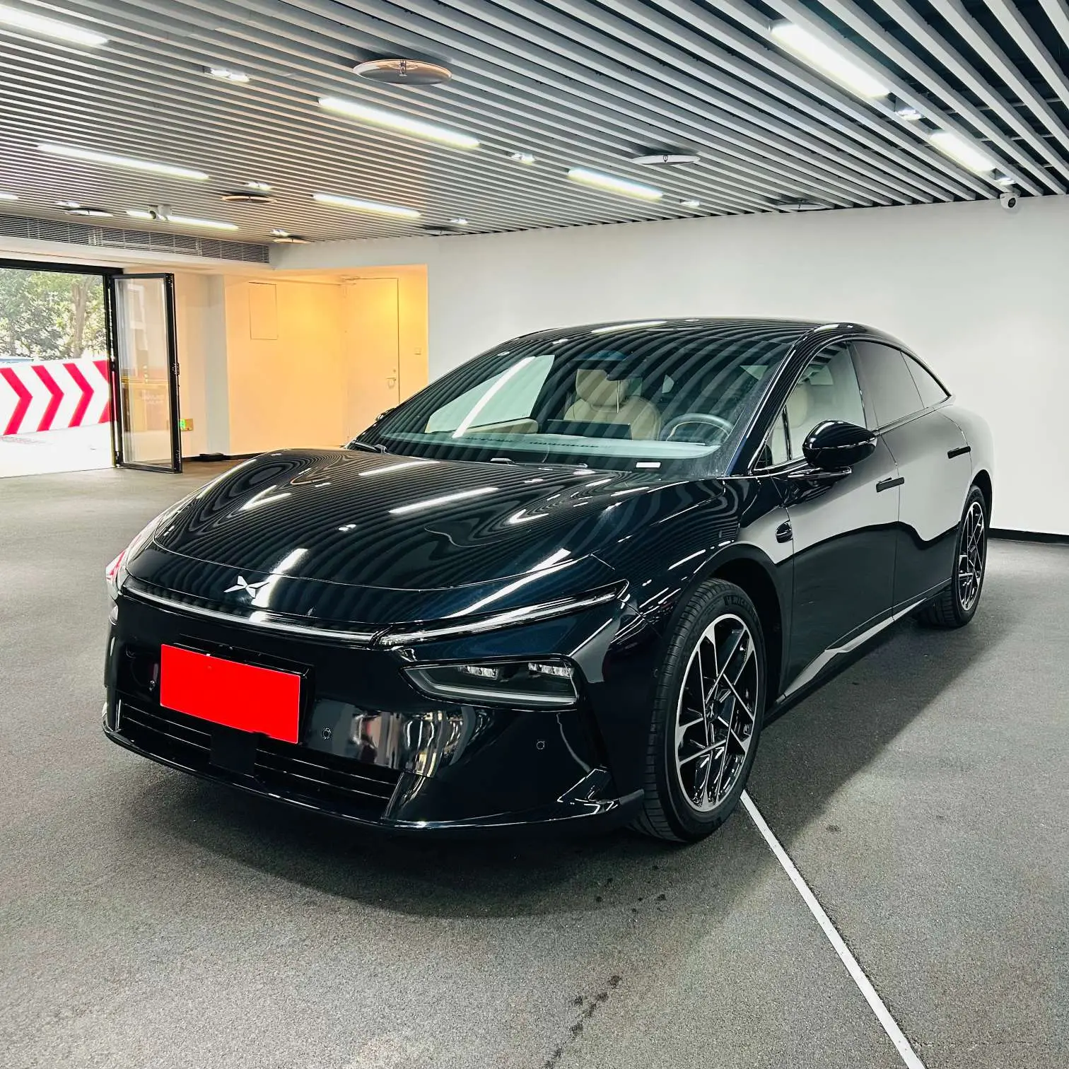 Xpeng P7+  из Китая