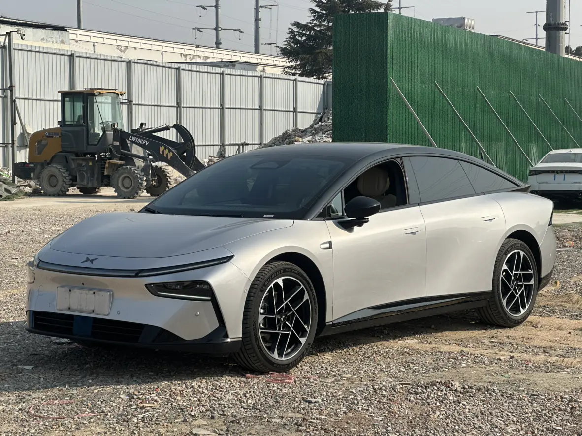 Xpeng P7+  из Китая