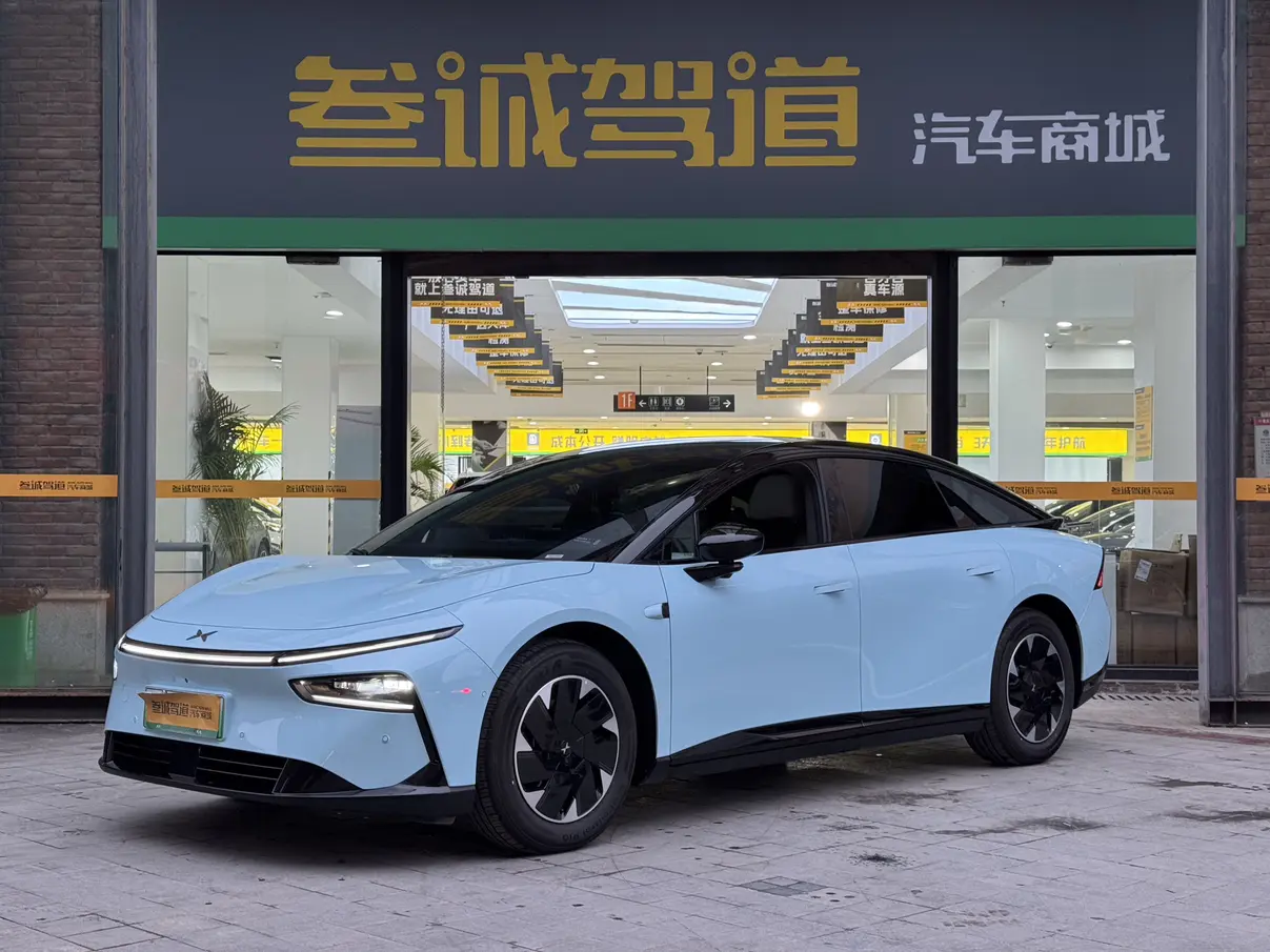 Xpeng P7+  из Китая